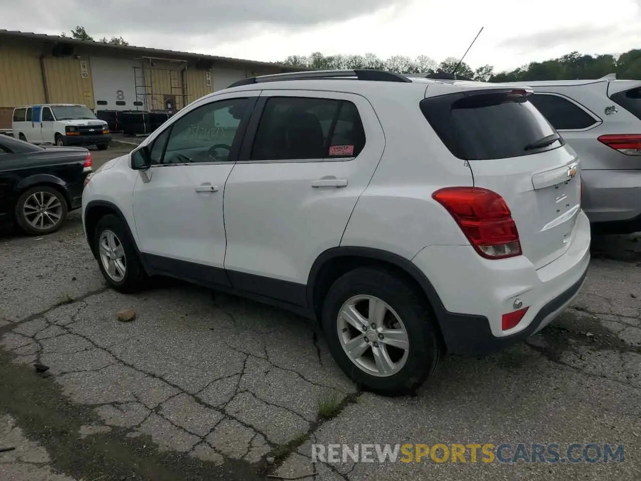 2 Photograph of a damaged car 3GNCJPSB5KL194877 CHEVROLET TRAX 2019