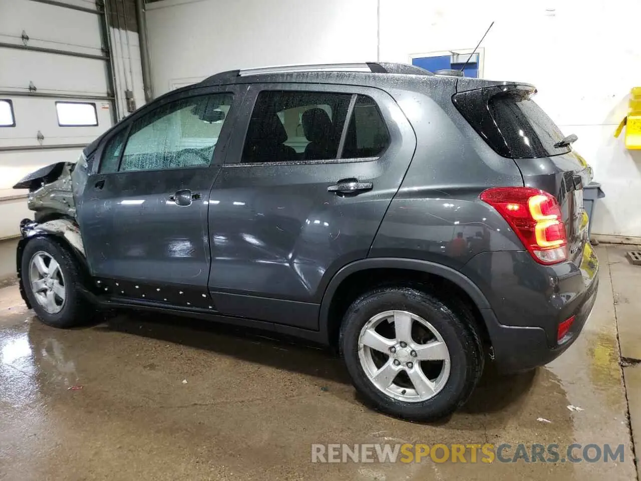 2 Photograph of a damaged car 3GNCJPSB6KL387393 CHEVROLET TRAX 2019