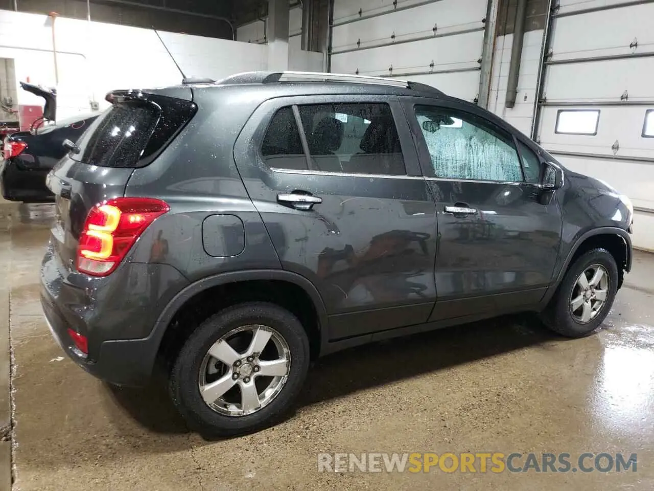 3 Photograph of a damaged car 3GNCJPSB6KL387393 CHEVROLET TRAX 2019
