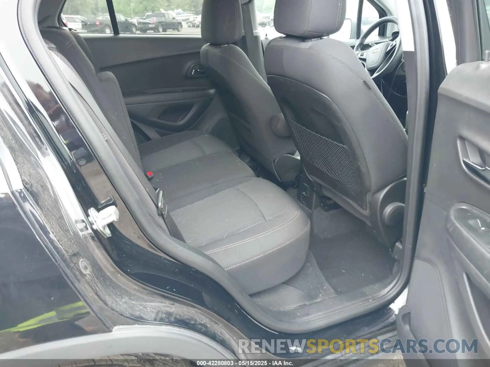 8 Photograph of a damaged car 3GNCJPSB6KL404838 CHEVROLET TRAX 2019