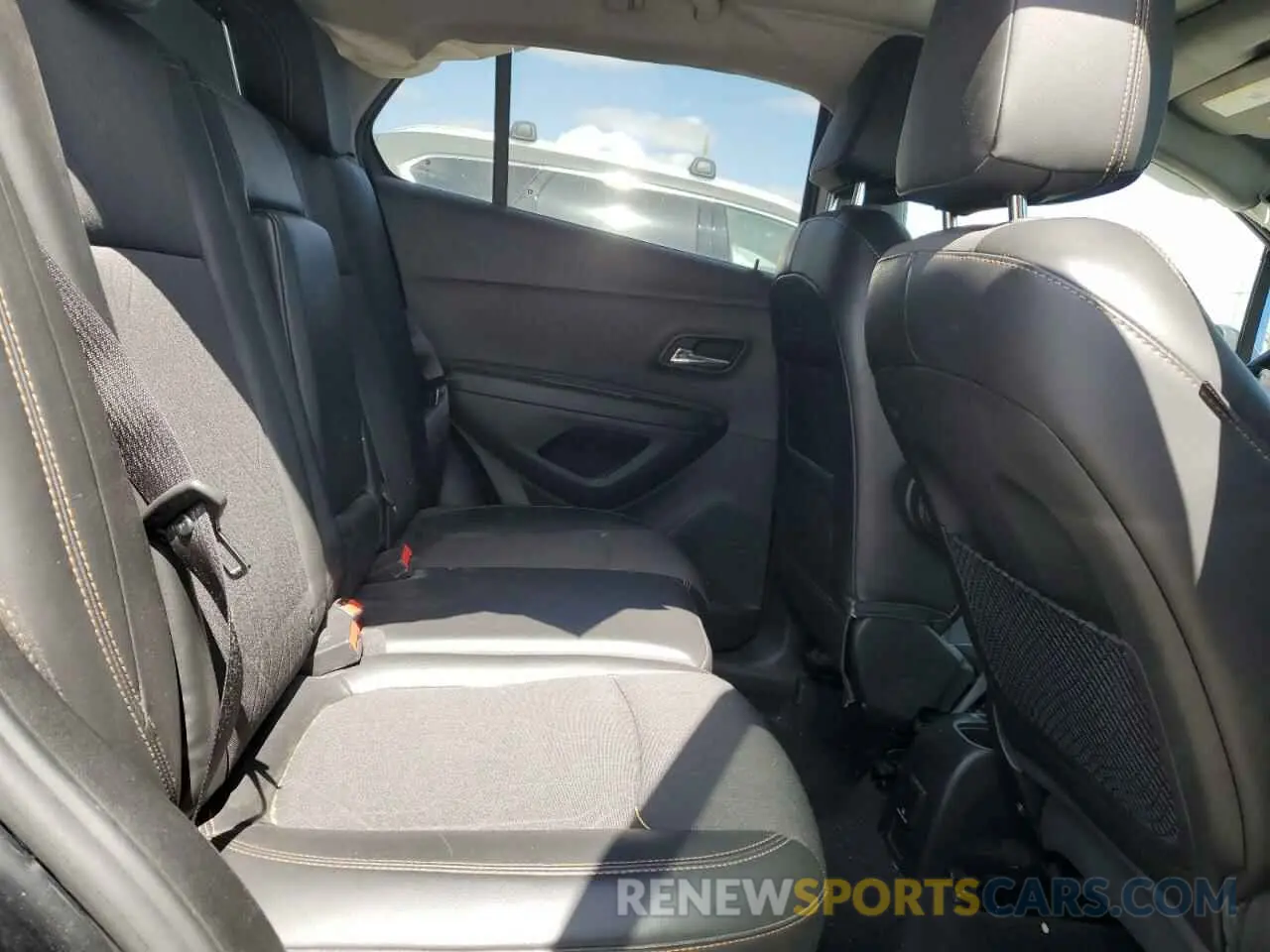 11 Photograph of a damaged car 3GNCJPSB7KL122143 CHEVROLET TRAX 2019