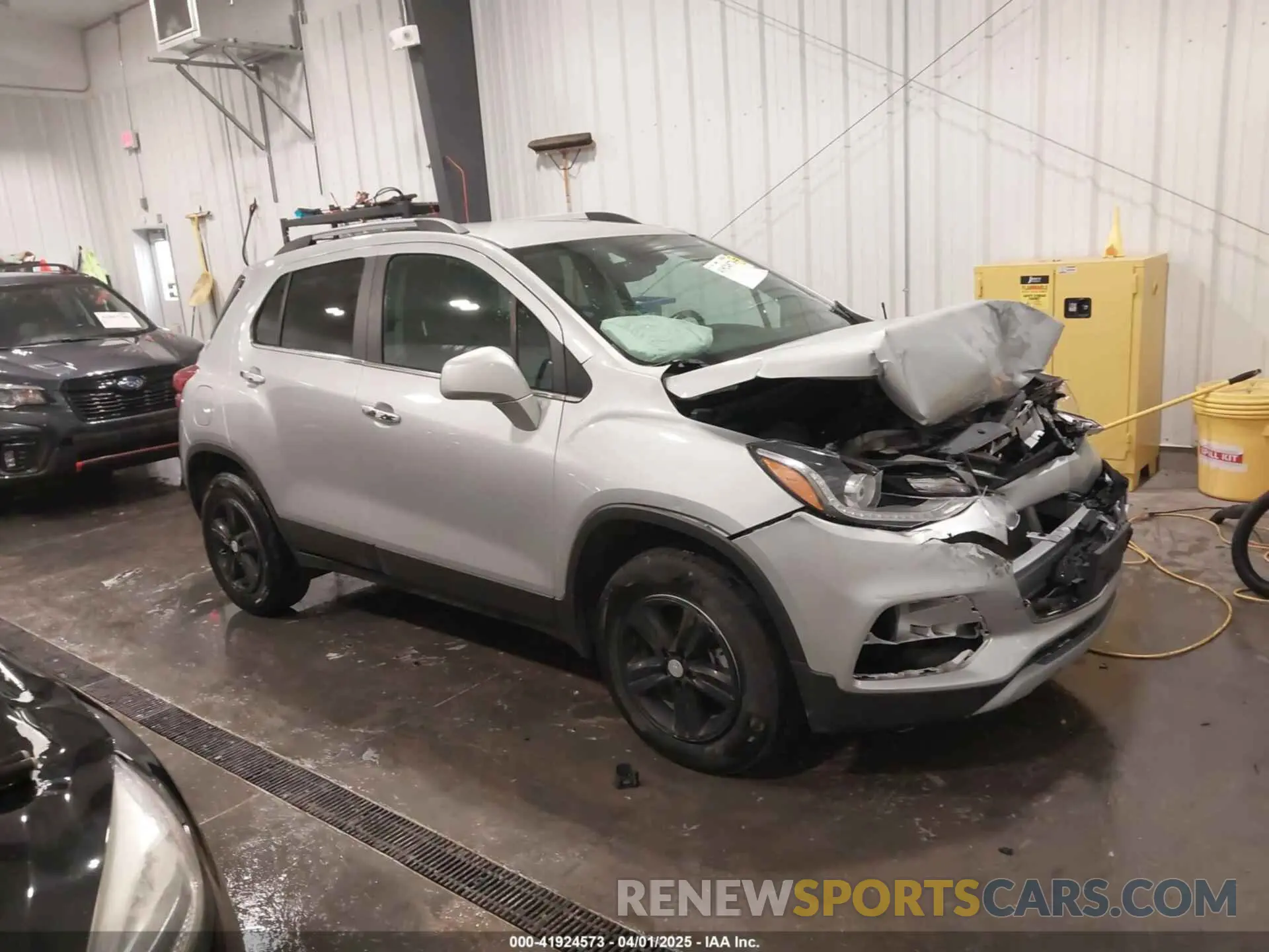 1 Photograph of a damaged car 3GNCJPSB7KL280644 CHEVROLET TRAX 2019