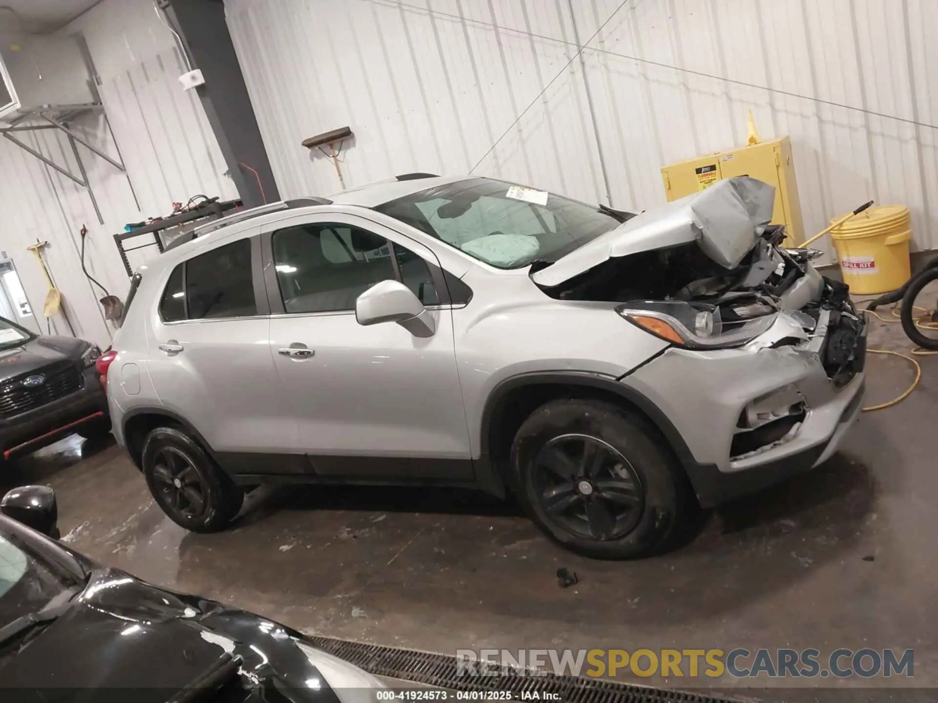 13 Photograph of a damaged car 3GNCJPSB7KL280644 CHEVROLET TRAX 2019