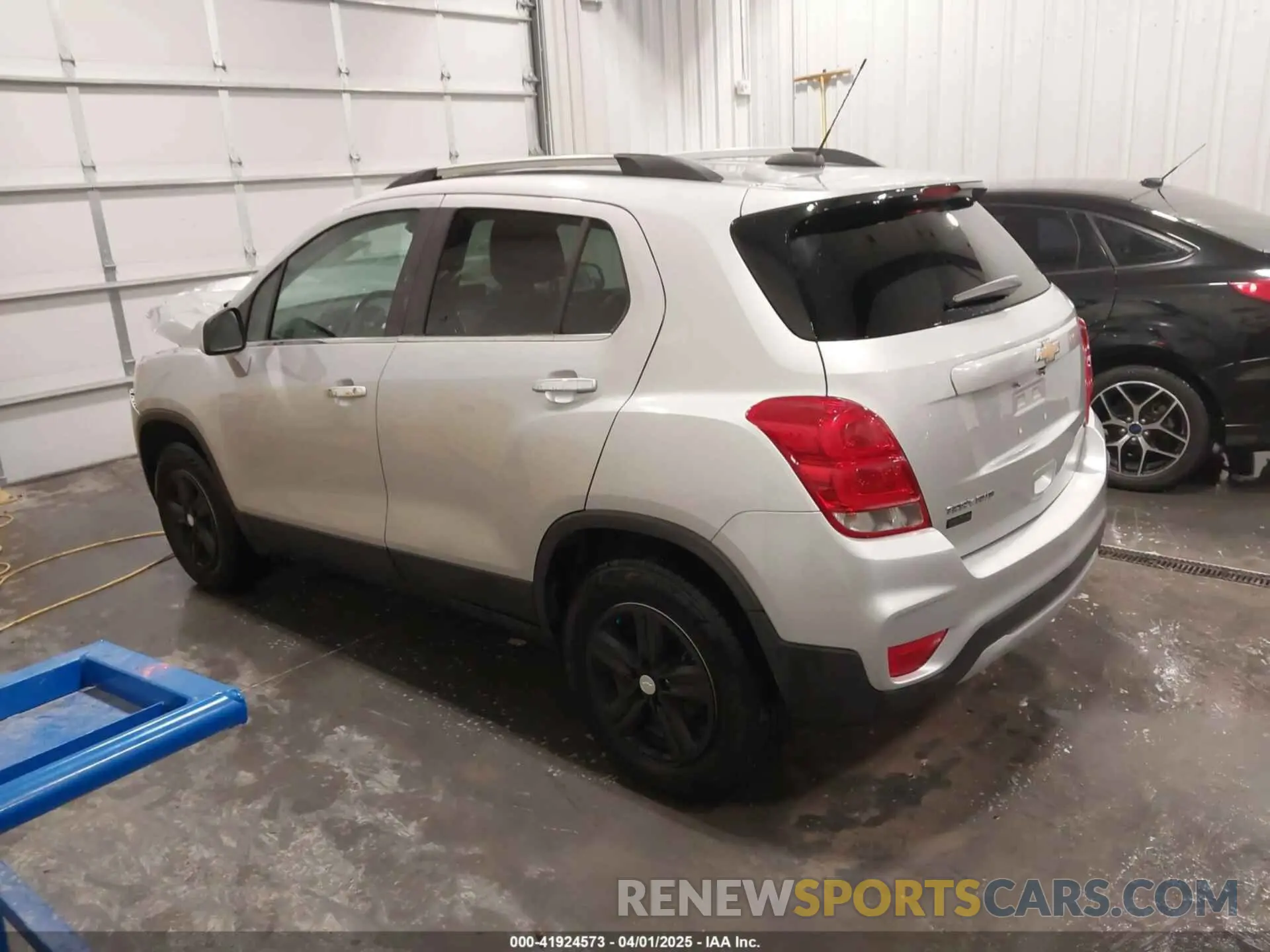3 Photograph of a damaged car 3GNCJPSB7KL280644 CHEVROLET TRAX 2019