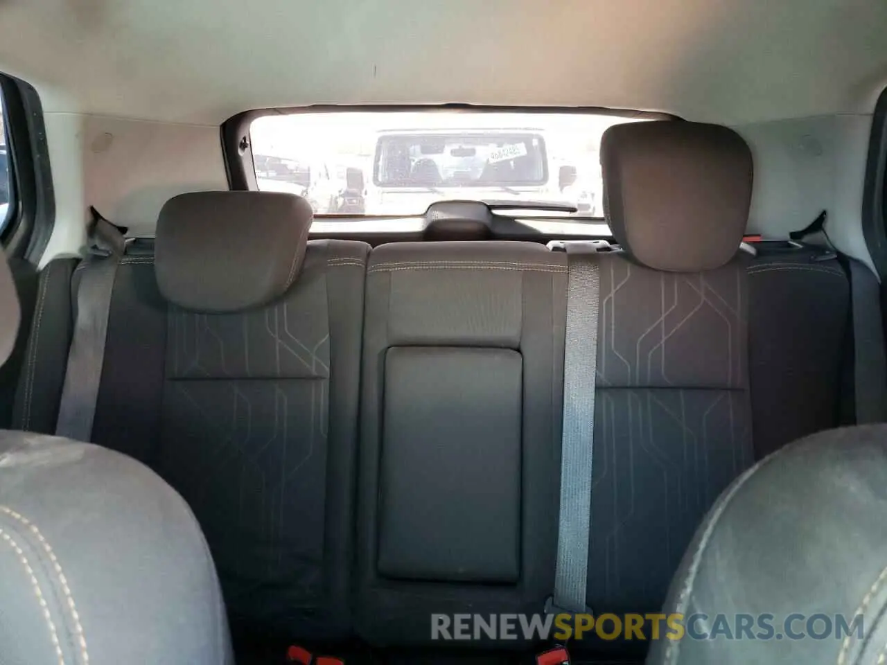 10 Photograph of a damaged car 3GNCJPSB7KL371350 CHEVROLET TRAX 2019