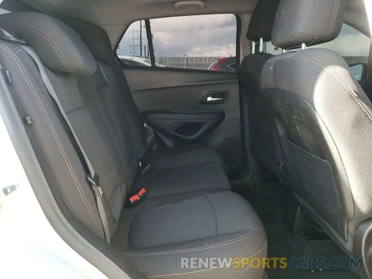 11 Photograph of a damaged car 3GNCJPSB7KL371350 CHEVROLET TRAX 2019