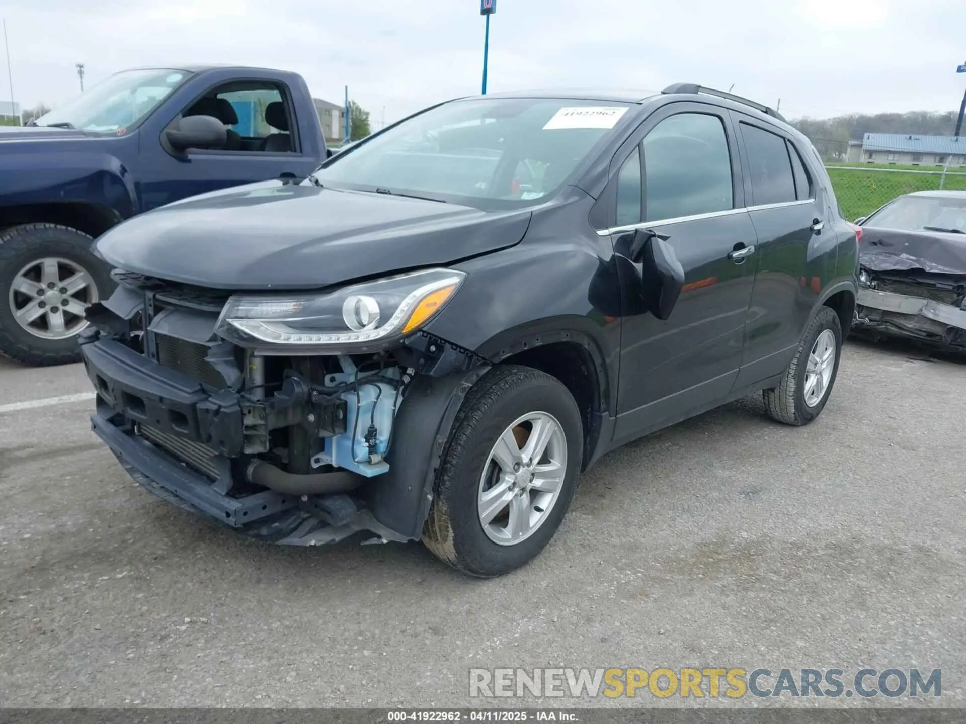2 Photograph of a damaged car 3GNCJPSB8KL182271 CHEVROLET TRAX 2019