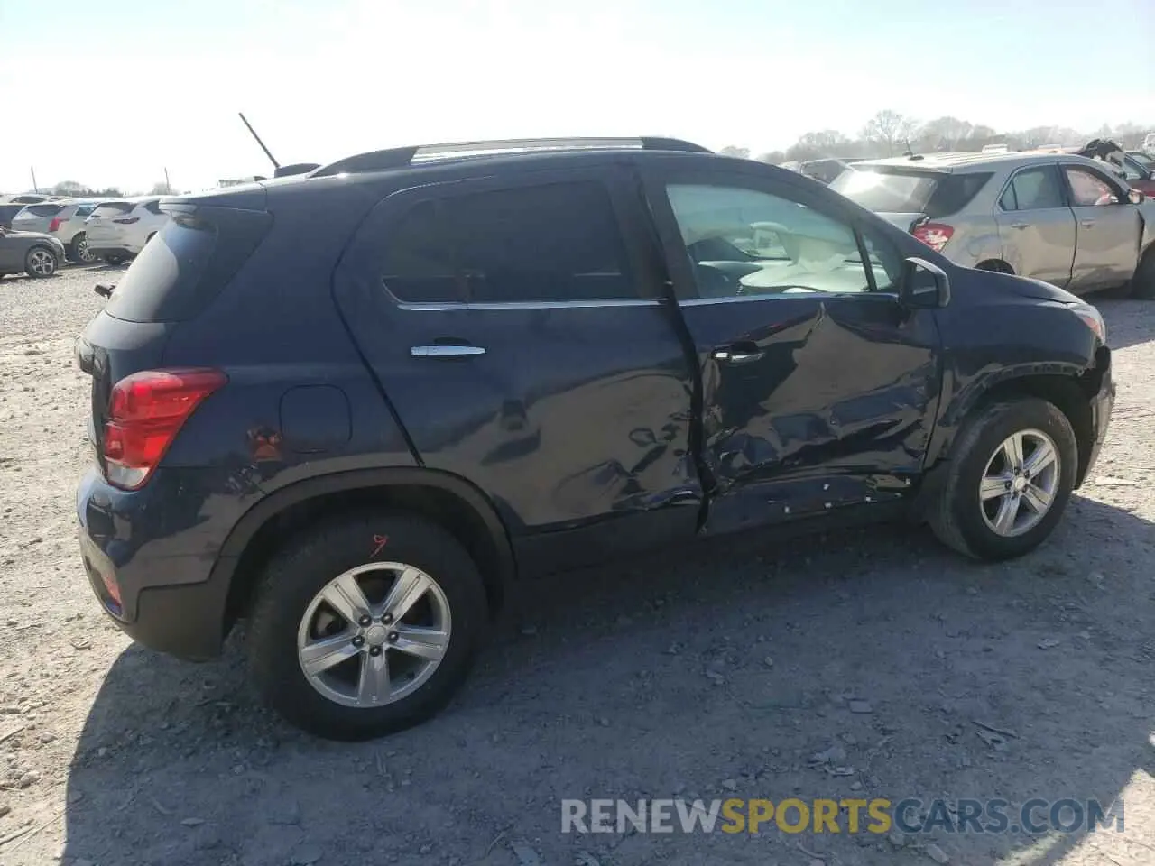 3 Photograph of a damaged car 3GNCJPSB8KL275369 CHEVROLET TRAX 2019