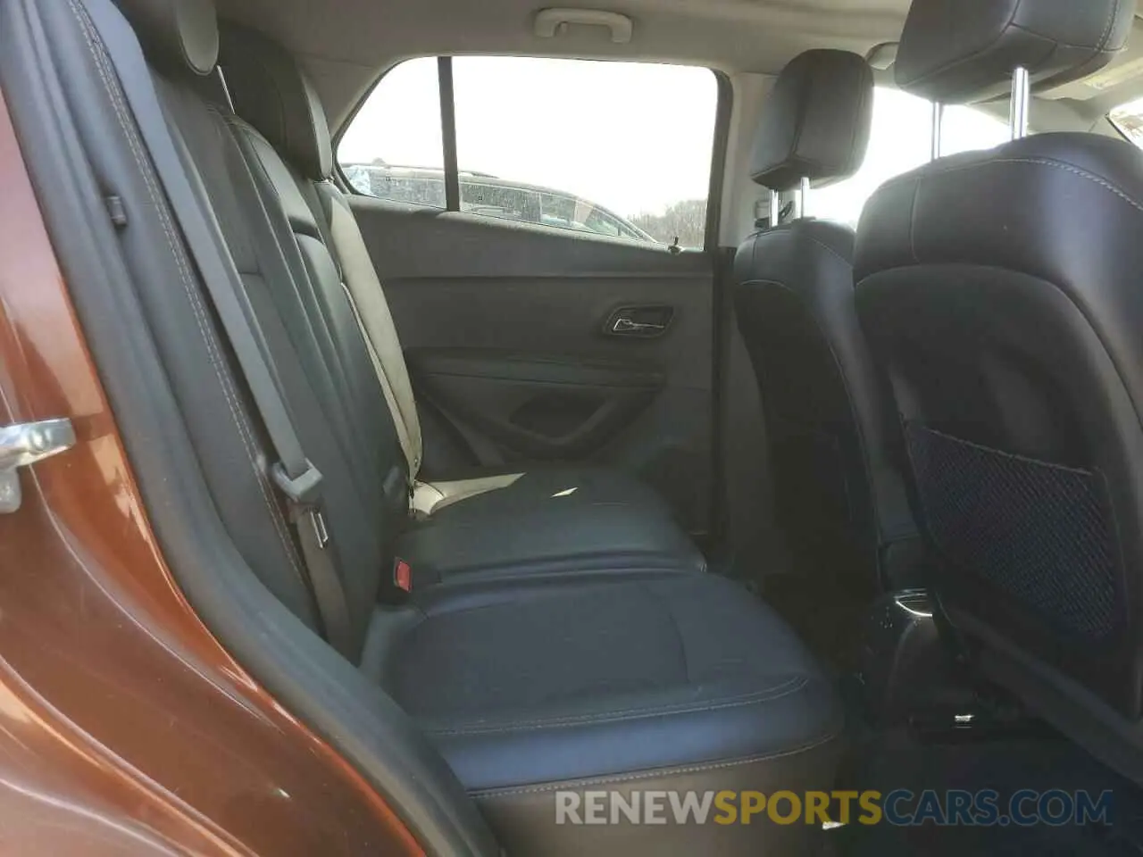 11 Photograph of a damaged car 3GNCJPSB8KL306913 CHEVROLET TRAX 2019