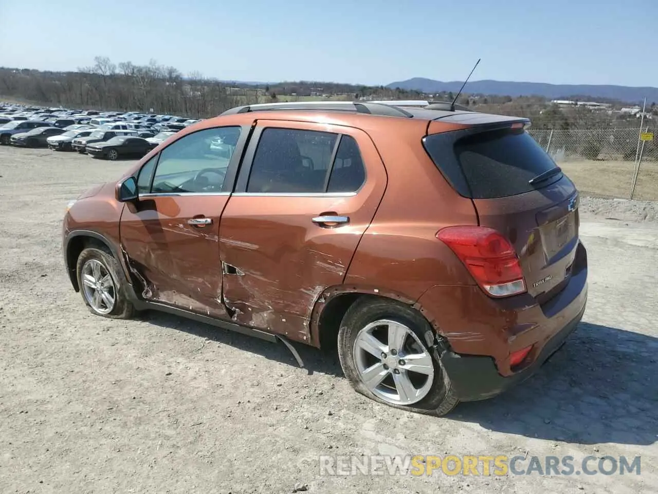 2 Photograph of a damaged car 3GNCJPSB8KL306913 CHEVROLET TRAX 2019