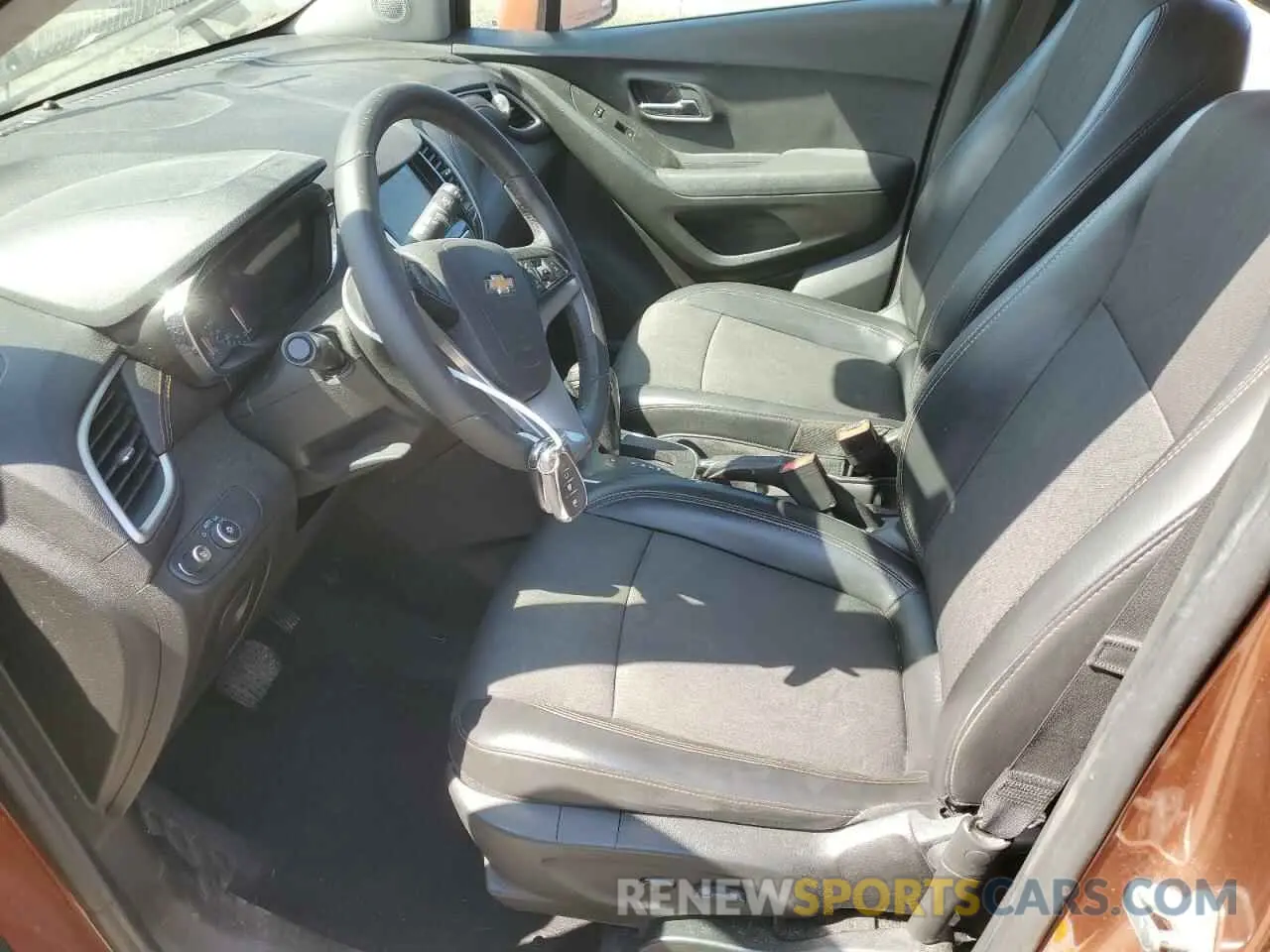 7 Photograph of a damaged car 3GNCJPSB8KL306913 CHEVROLET TRAX 2019