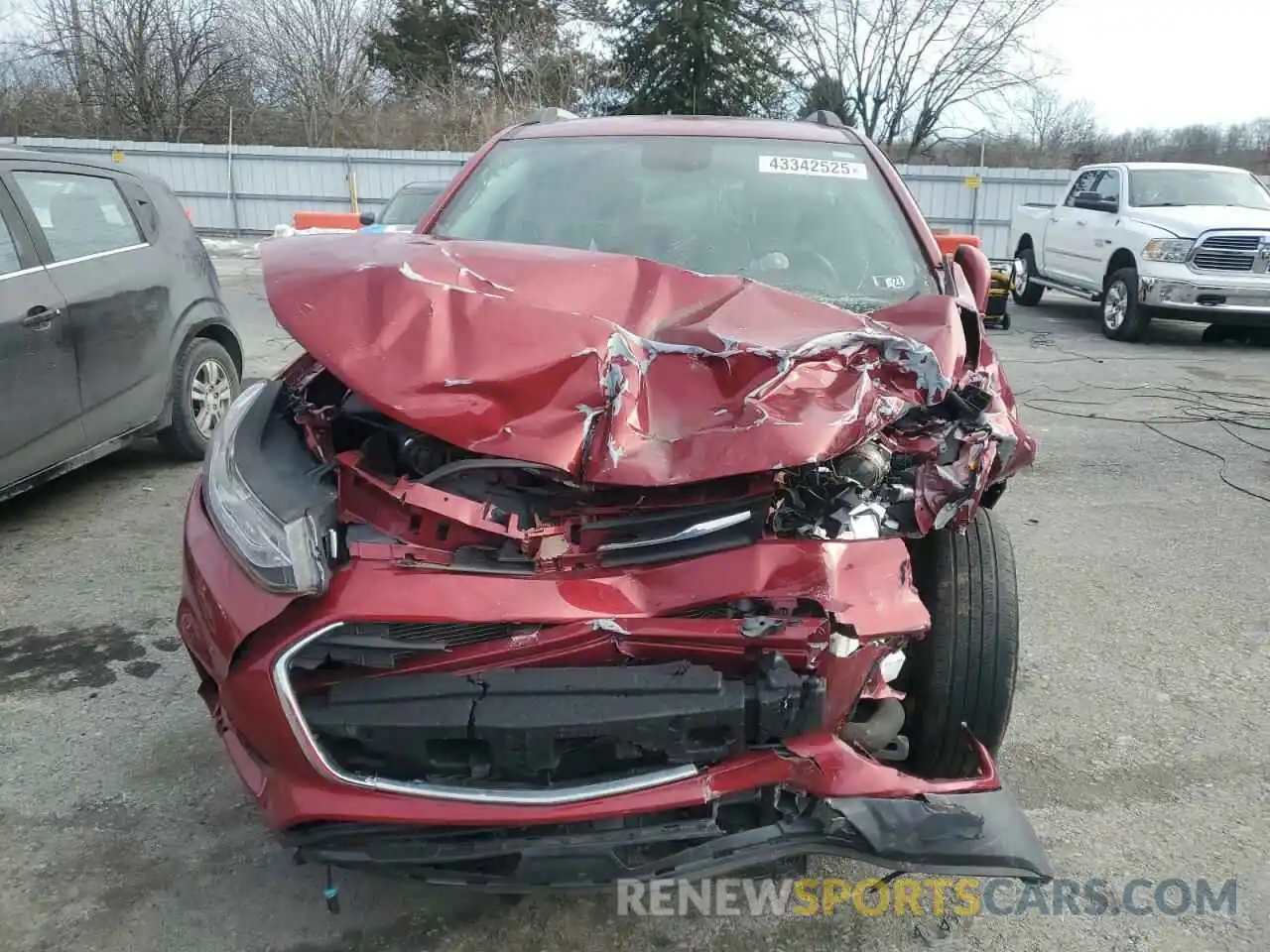 5 Photograph of a damaged car 3GNCJPSB9KL189505 CHEVROLET TRAX 2019