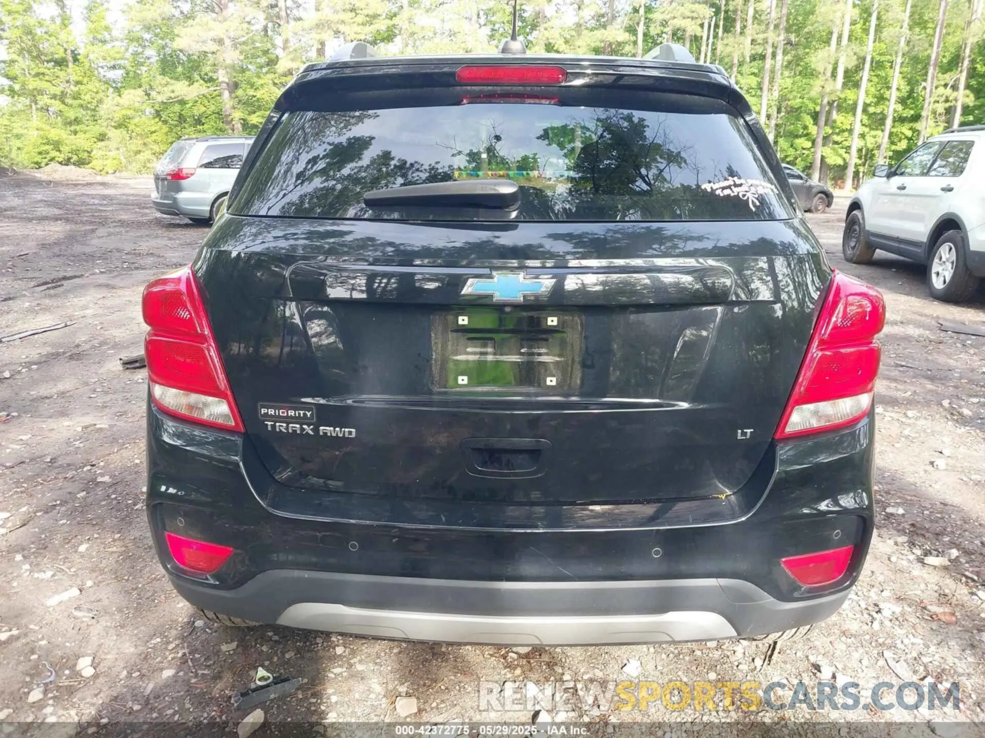 17 Photograph of a damaged car 3GNCJPSB9KL291421 CHEVROLET TRAX 2019