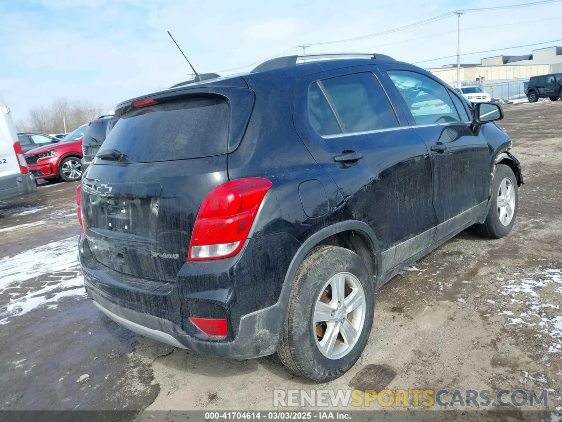 4 Photograph of a damaged car 3GNCJPSB9KL359863 CHEVROLET TRAX 2019