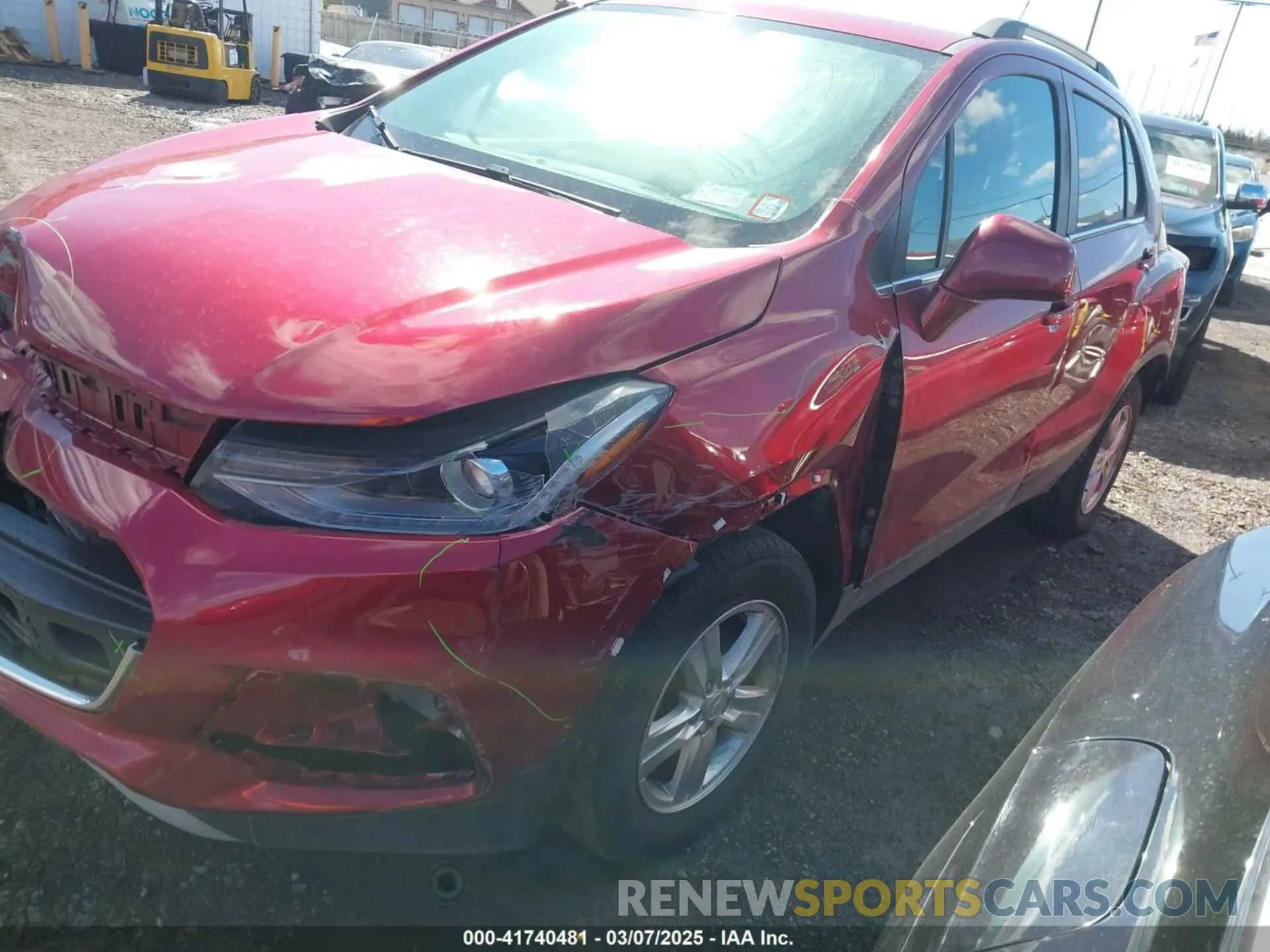 18 Photograph of a damaged car 3GNCJPSBXKL367504 CHEVROLET TRAX 2019