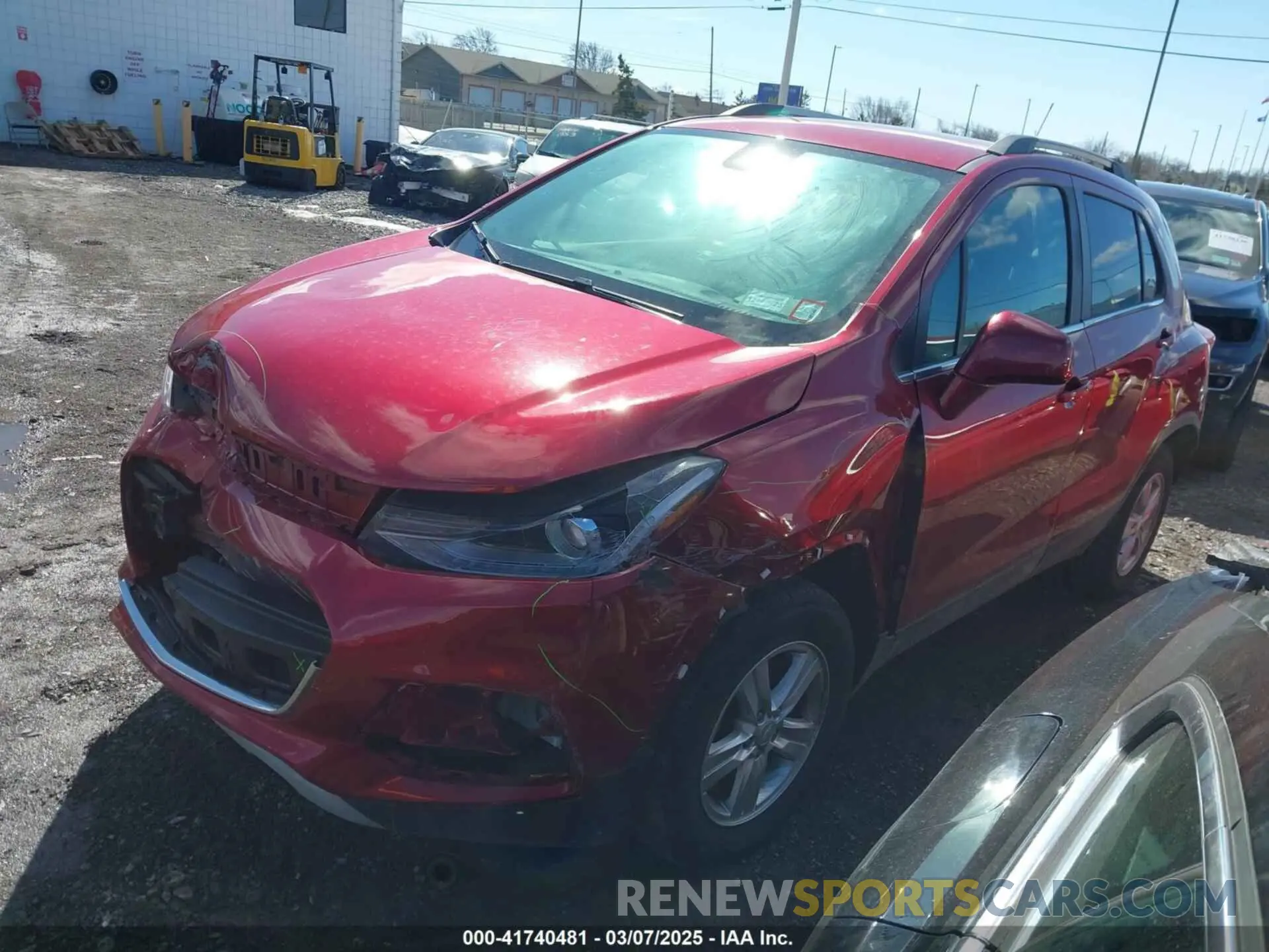 2 Photograph of a damaged car 3GNCJPSBXKL367504 CHEVROLET TRAX 2019