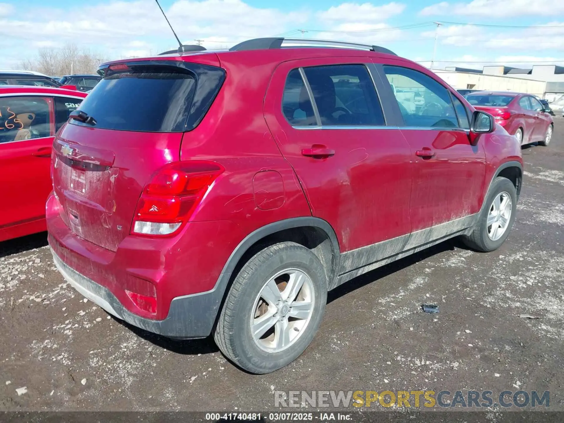 4 Photograph of a damaged car 3GNCJPSBXKL367504 CHEVROLET TRAX 2019