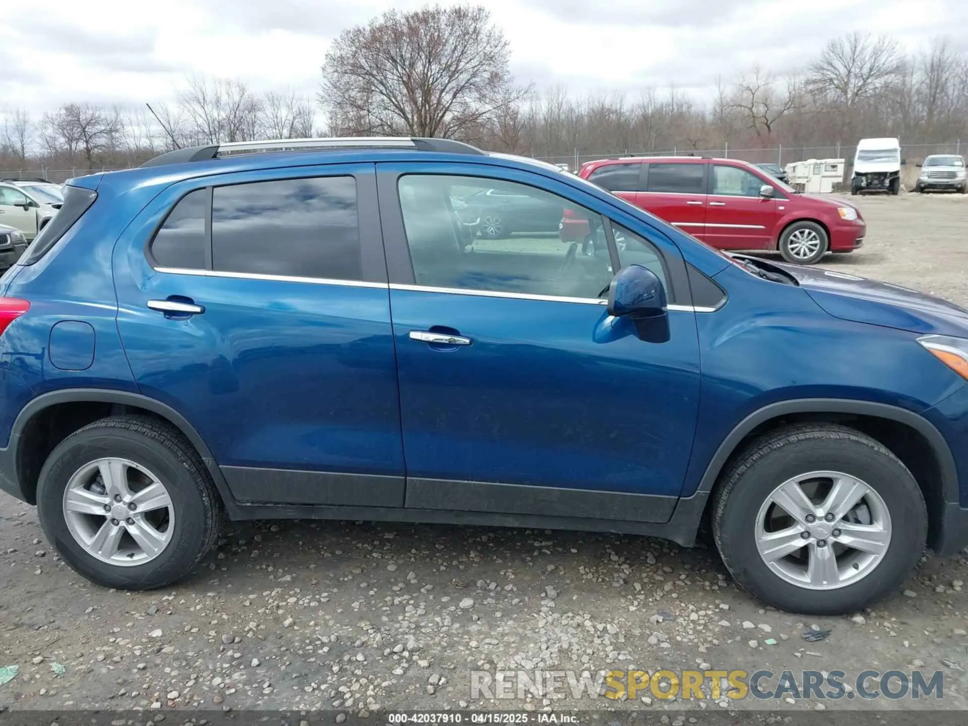 13 Photograph of a damaged car 3GNCJPSBXKL398476 CHEVROLET TRAX 2019