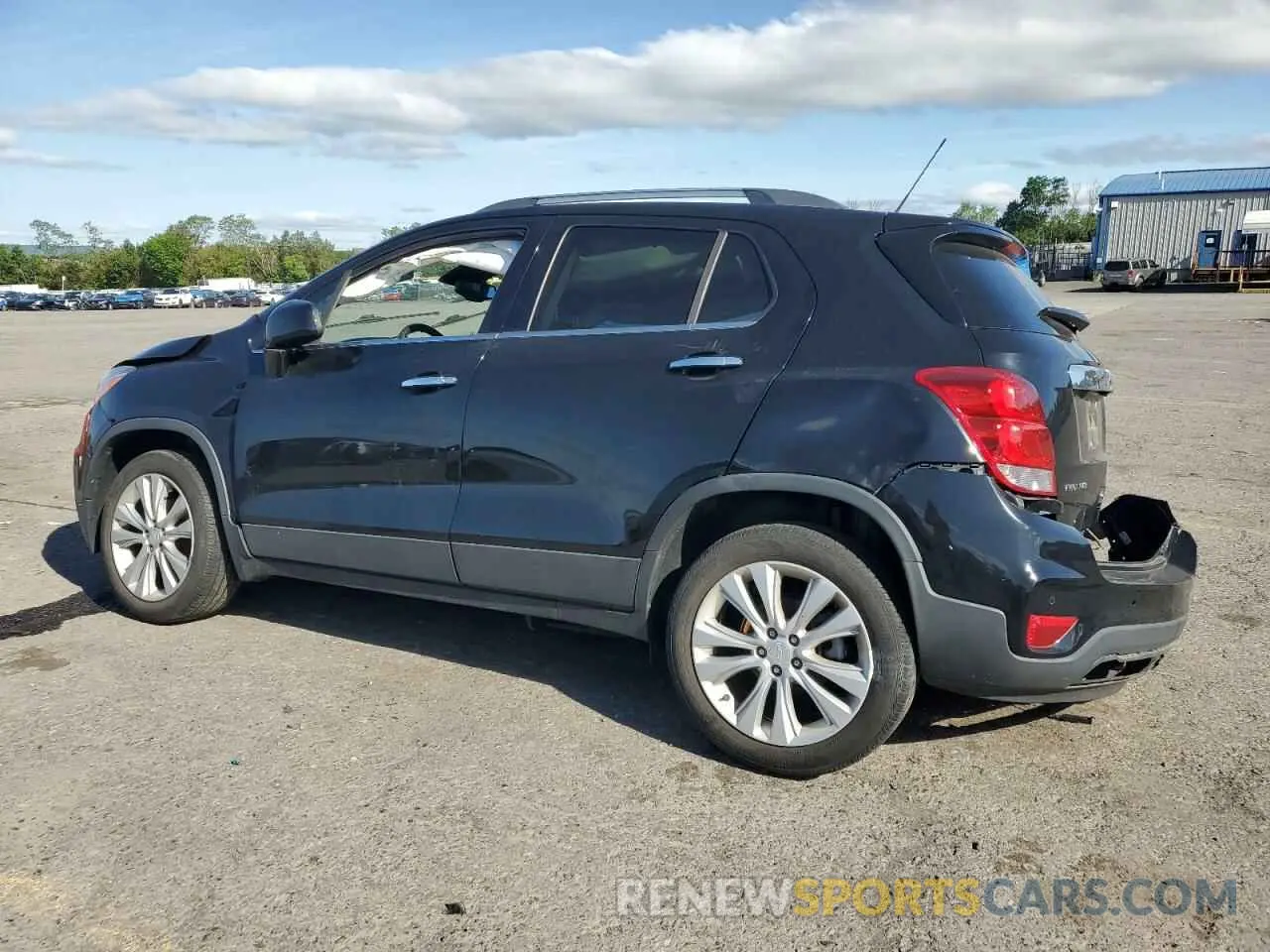 2 Photograph of a damaged car 3GNCJRSB1KL255072 CHEVROLET TRAX 2019