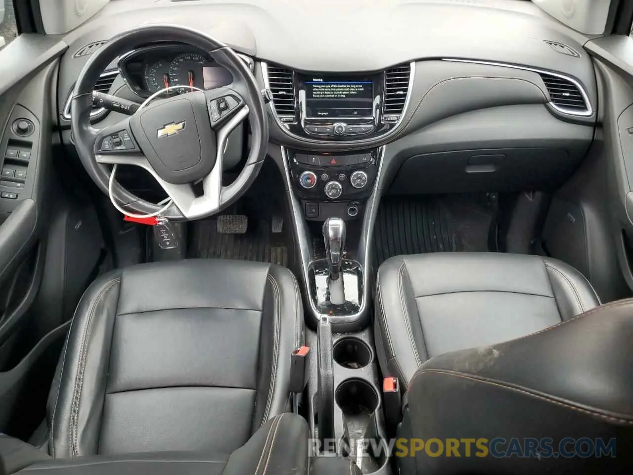 8 Photograph of a damaged car 3GNCJRSB5KL219773 CHEVROLET TRAX 2019
