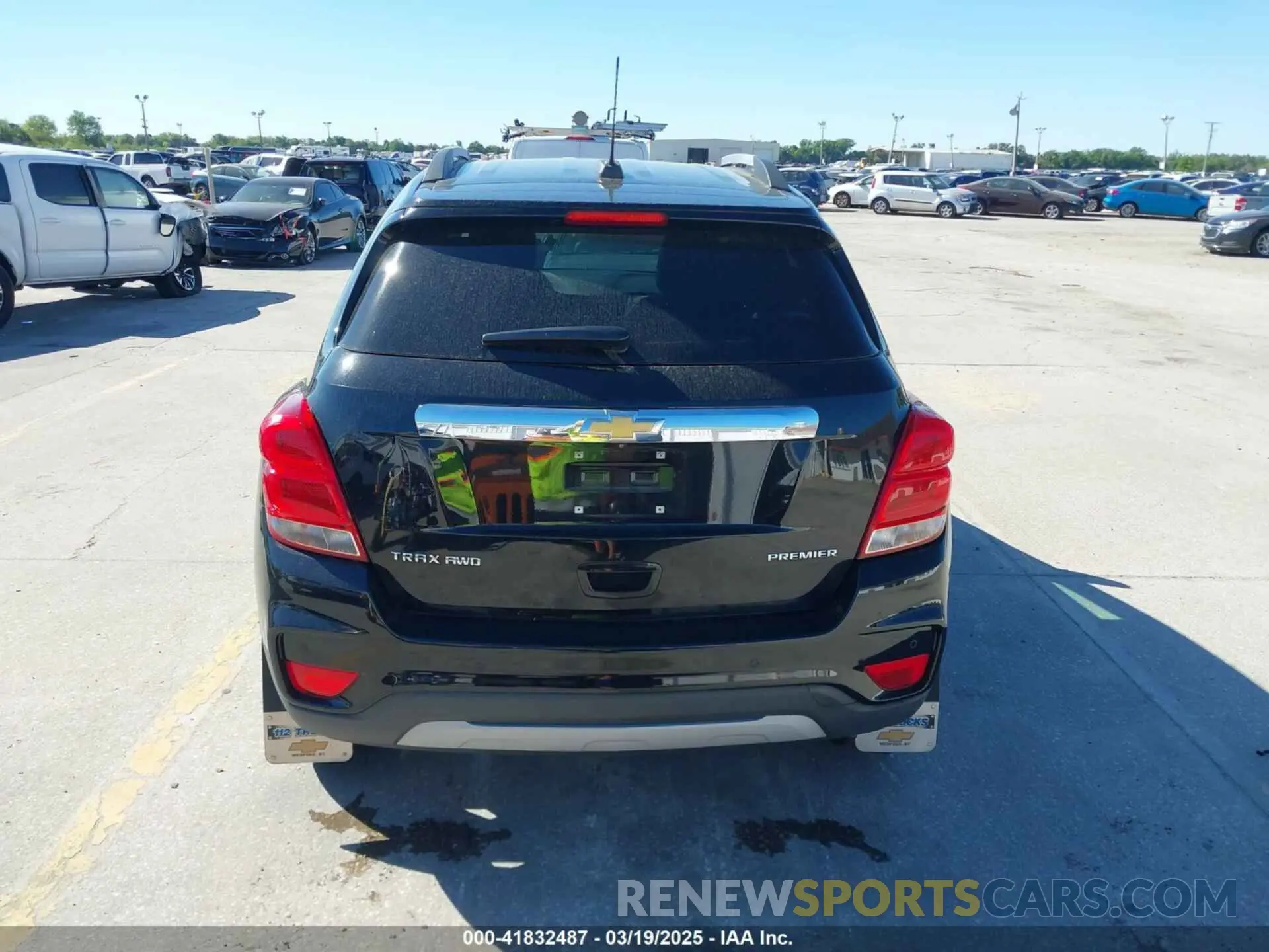 16 Photograph of a damaged car 3GNCJRSB9KL192318 CHEVROLET TRAX 2019
