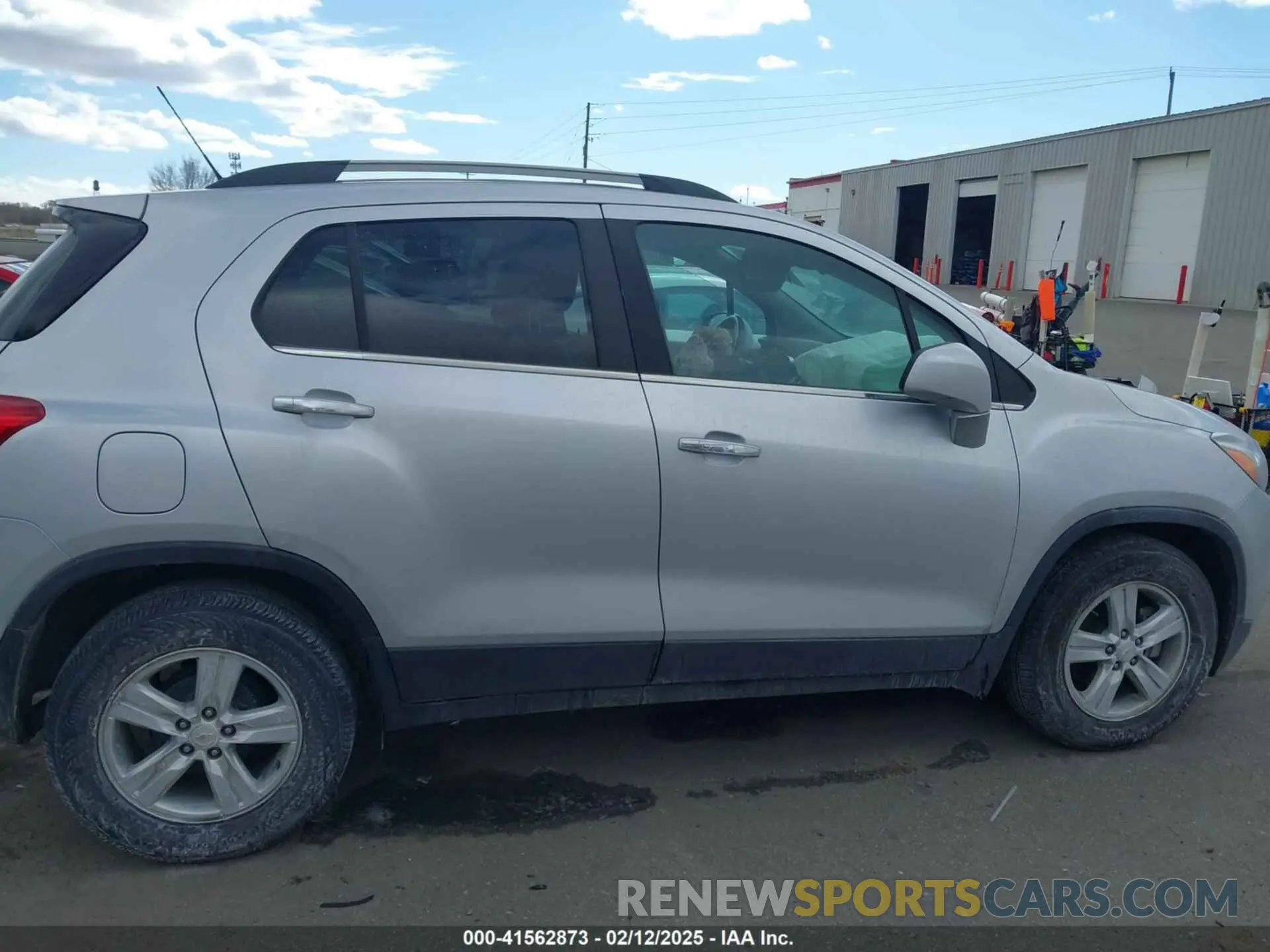 13 Photograph of a damaged car KL7CJLSB0KB753820 CHEVROLET TRAX 2019