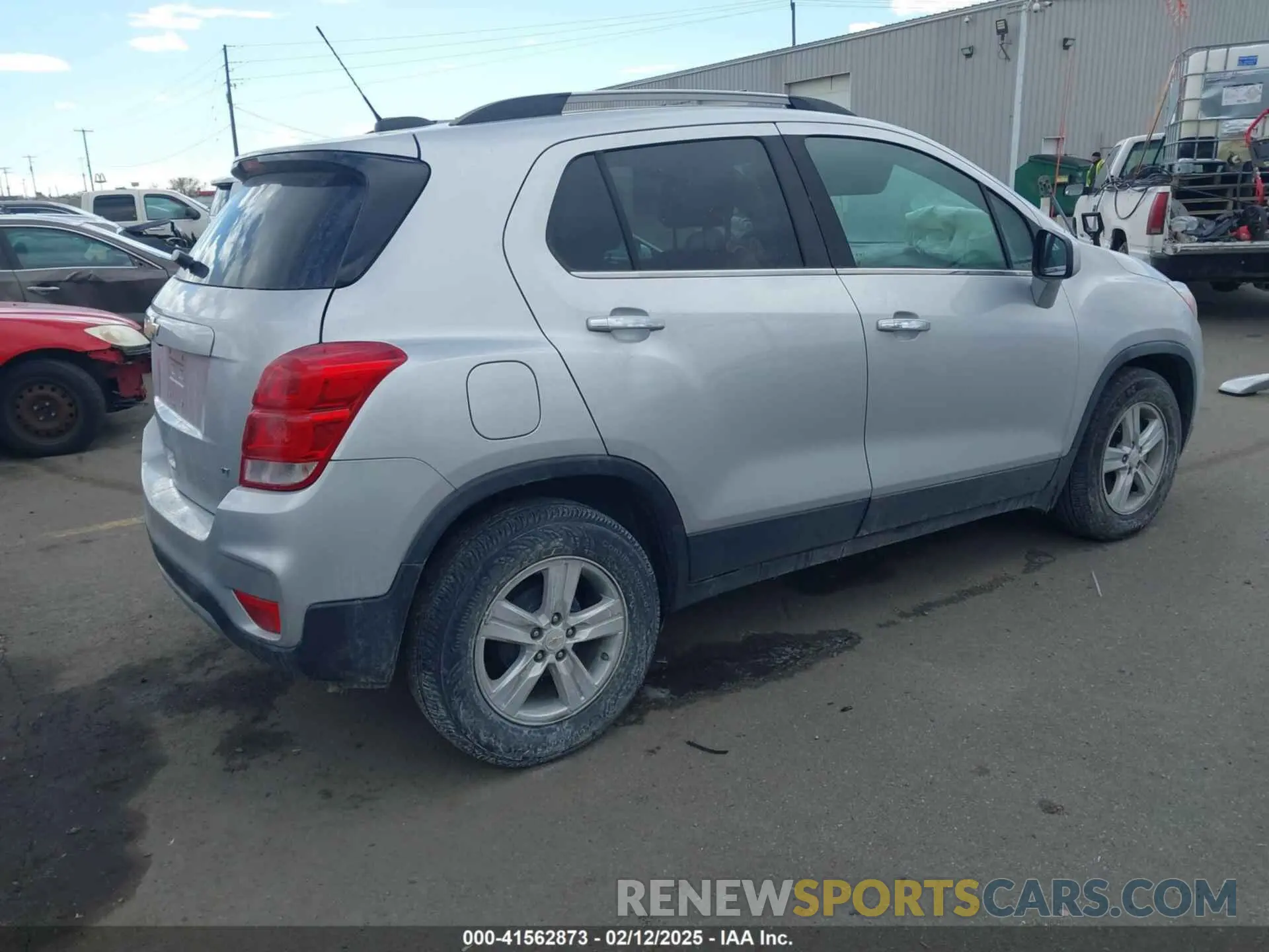 4 Photograph of a damaged car KL7CJLSB0KB753820 CHEVROLET TRAX 2019