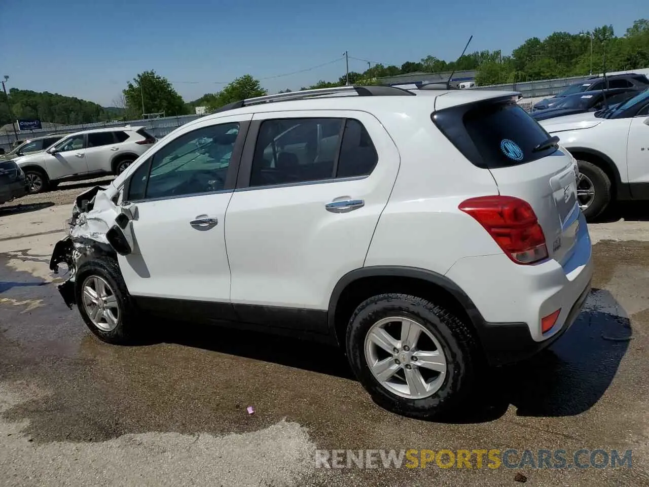 2 Photograph of a damaged car KL7CJLSB0KB811053 CHEVROLET TRAX 2019