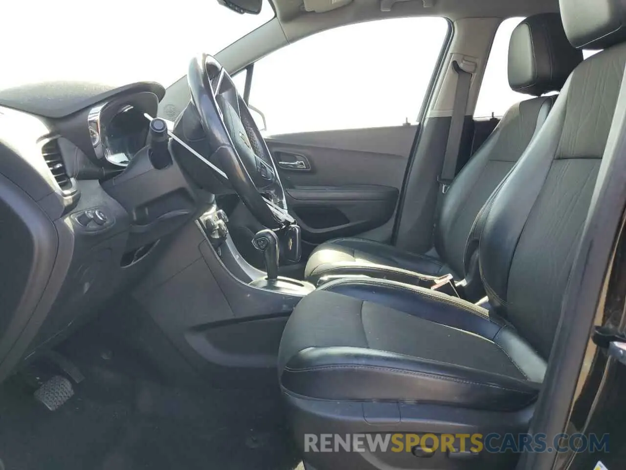 7 Photograph of a damaged car KL7CJLSB0KB902386 CHEVROLET TRAX 2019