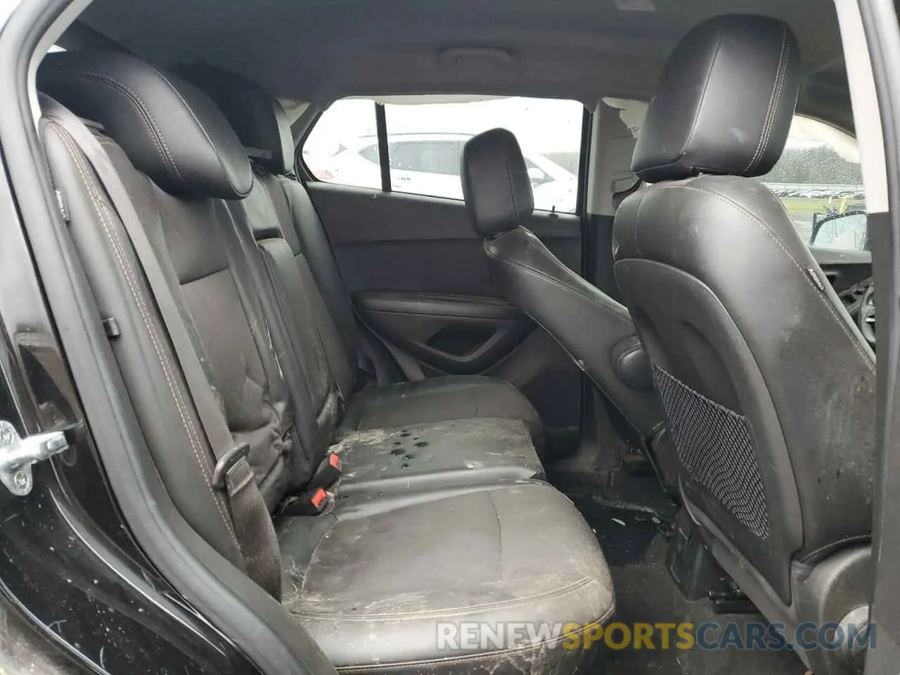 11 Photograph of a damaged car KL7CJLSB0KB944329 CHEVROLET TRAX 2019