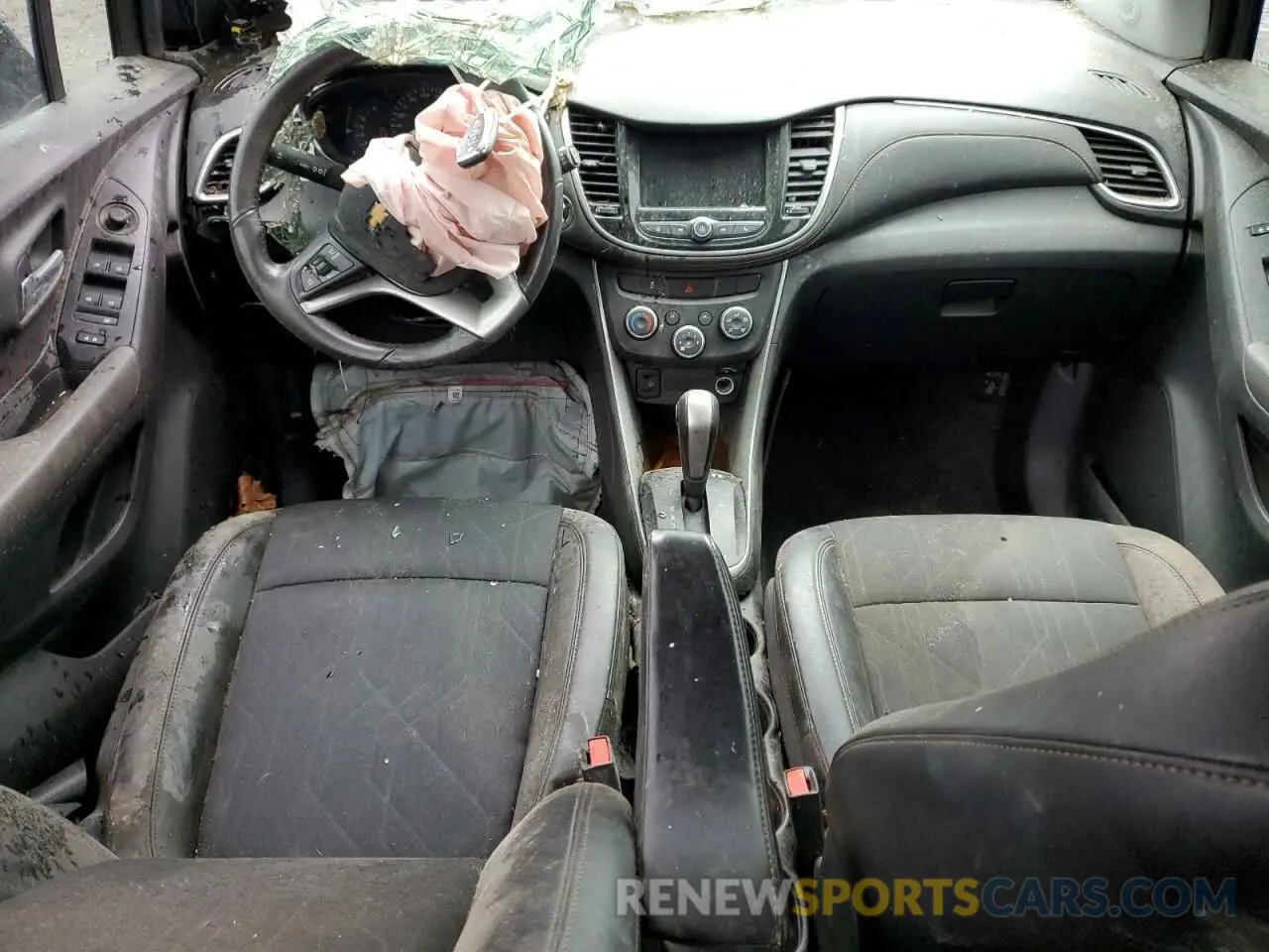 8 Photograph of a damaged car KL7CJLSB0KB944329 CHEVROLET TRAX 2019