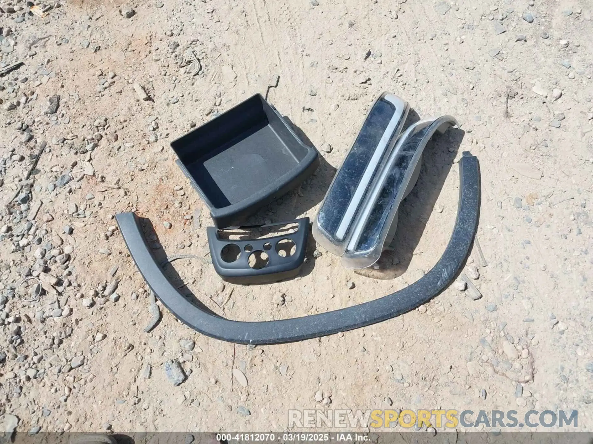 12 Photograph of a damaged car KL7CJLSB1KB789483 CHEVROLET TRAX 2019