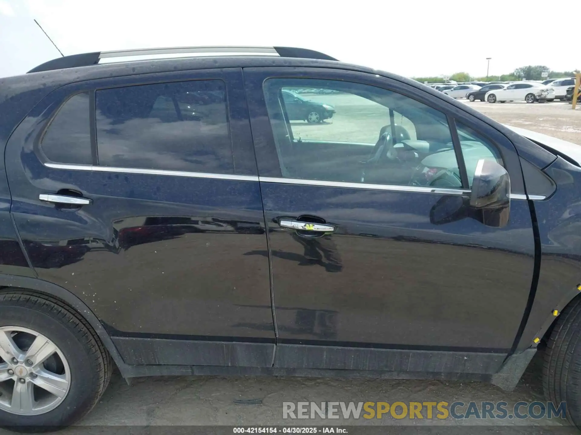 12 Photograph of a damaged car KL7CJLSB1KB817282 CHEVROLET TRAX 2019