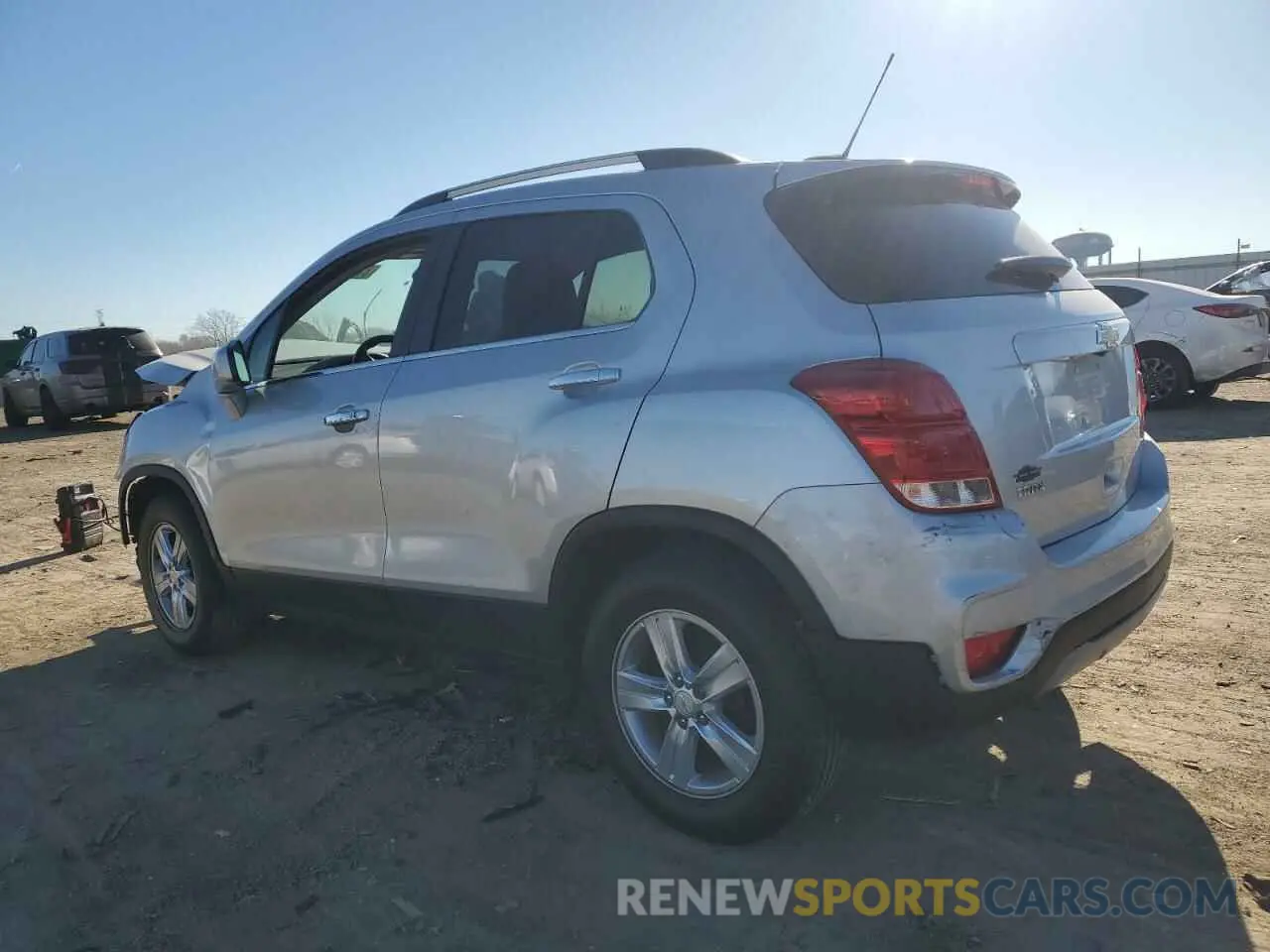 2 Photograph of a damaged car KL7CJLSB1KB828282 CHEVROLET TRAX 2019