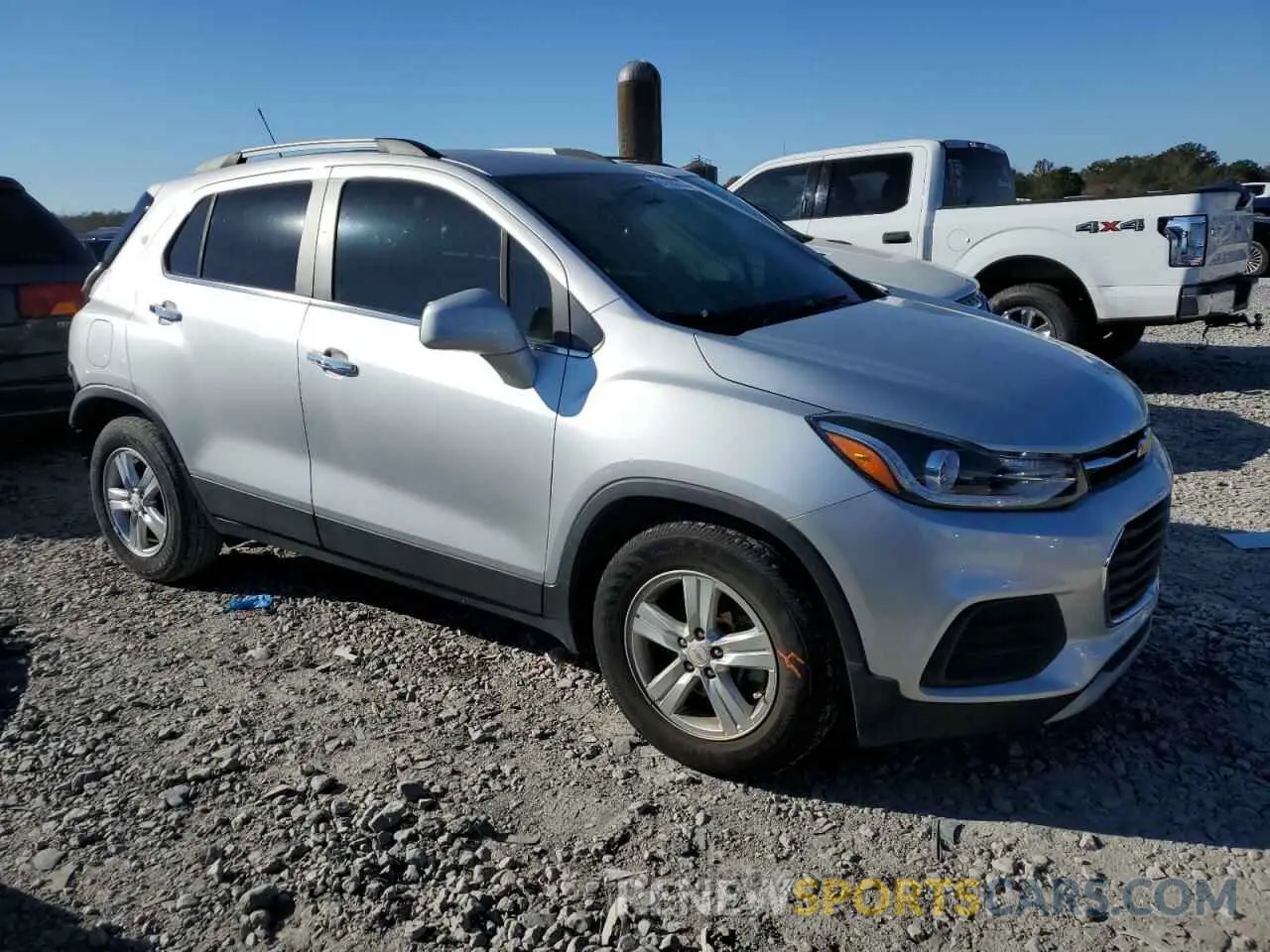 4 Photograph of a damaged car KL7CJLSB1KB841355 CHEVROLET TRAX 2019