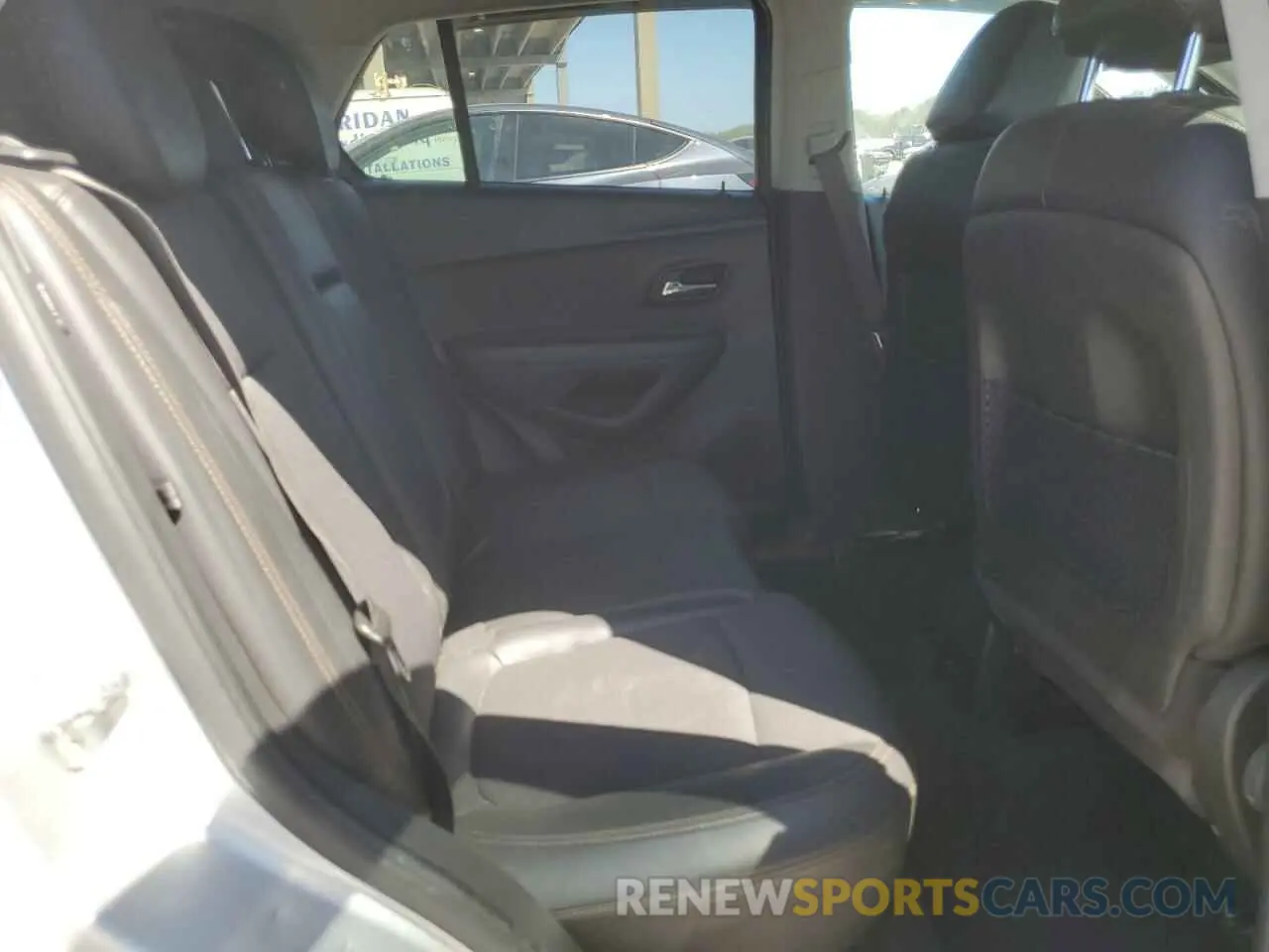 11 Photograph of a damaged car KL7CJLSB1KB870158 CHEVROLET TRAX 2019