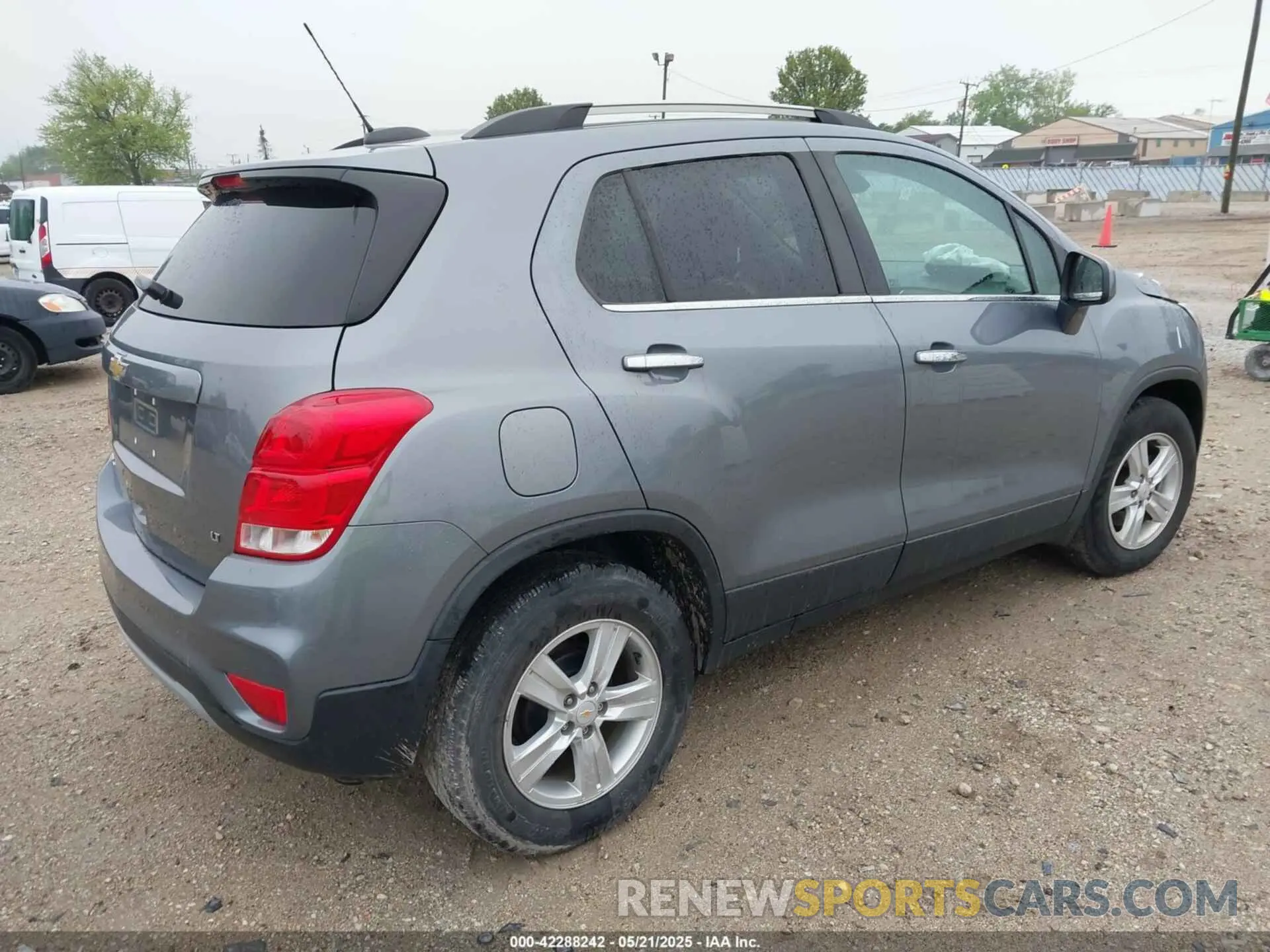4 Photograph of a damaged car KL7CJLSB1KB877160 CHEVROLET TRAX 2019