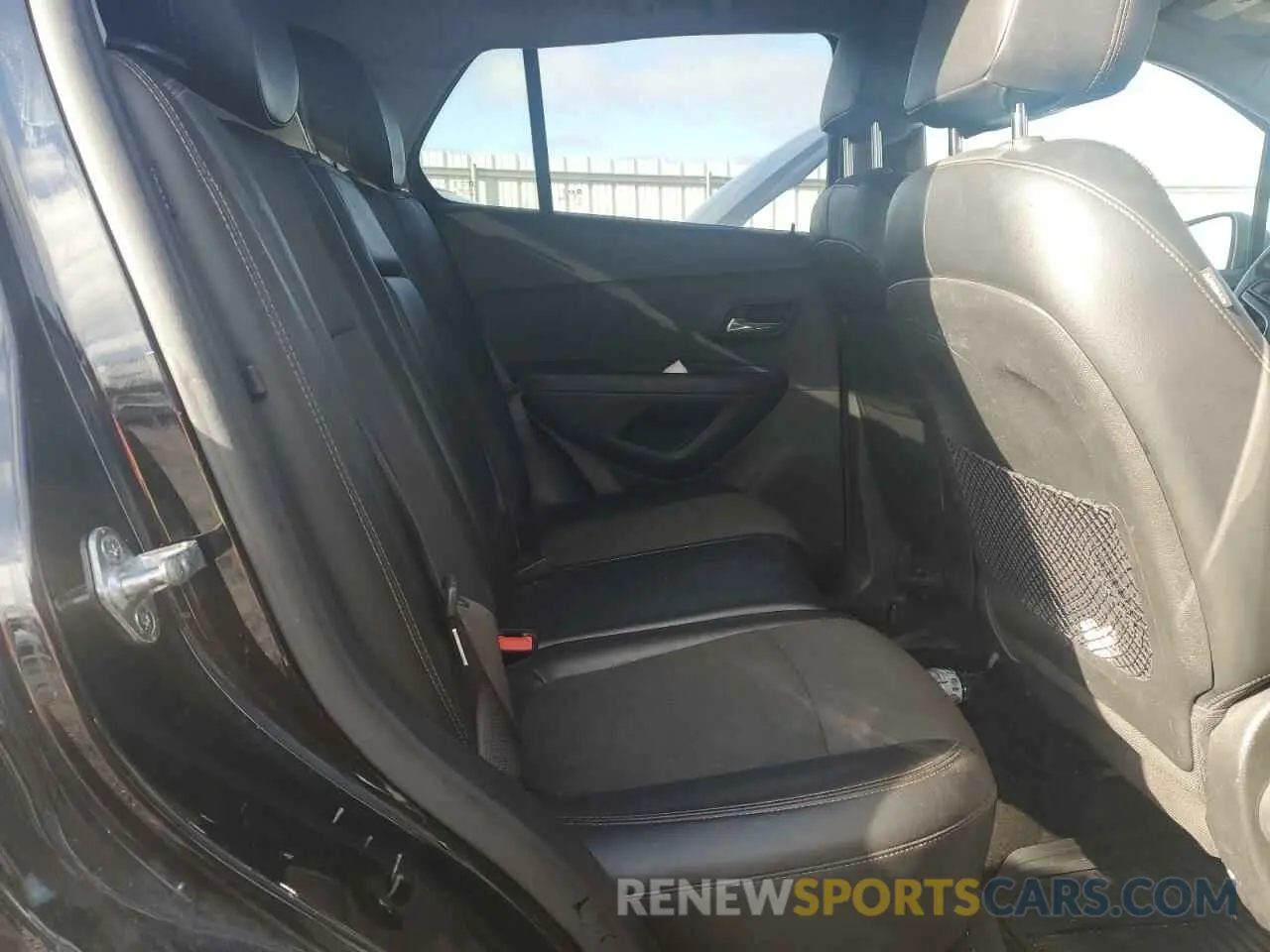 11 Photograph of a damaged car KL7CJLSB2KB789850 CHEVROLET TRAX 2019