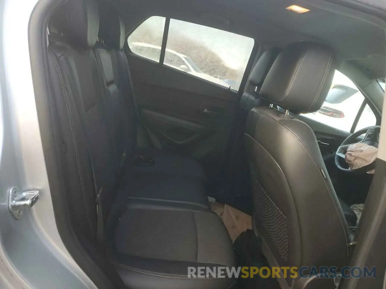 11 Photograph of a damaged car KL7CJLSB3KB719631 CHEVROLET TRAX 2019