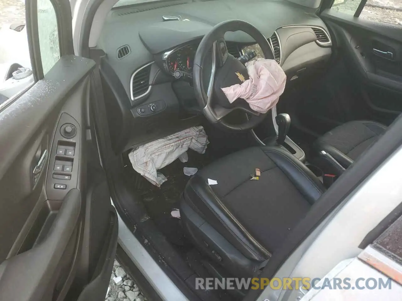 8 Photograph of a damaged car KL7CJLSB3KB719631 CHEVROLET TRAX 2019
