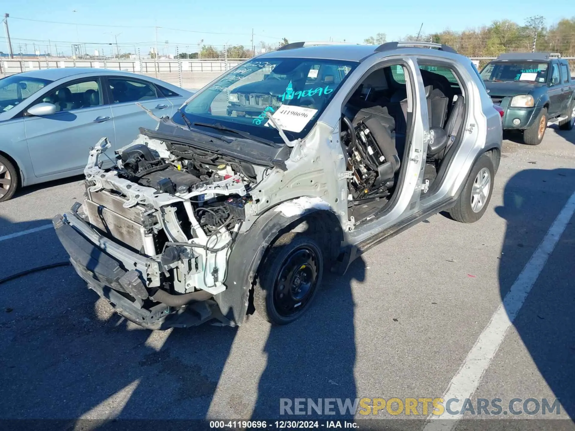 2 Photograph of a damaged car KL7CJLSB3KB748045 CHEVROLET TRAX 2019