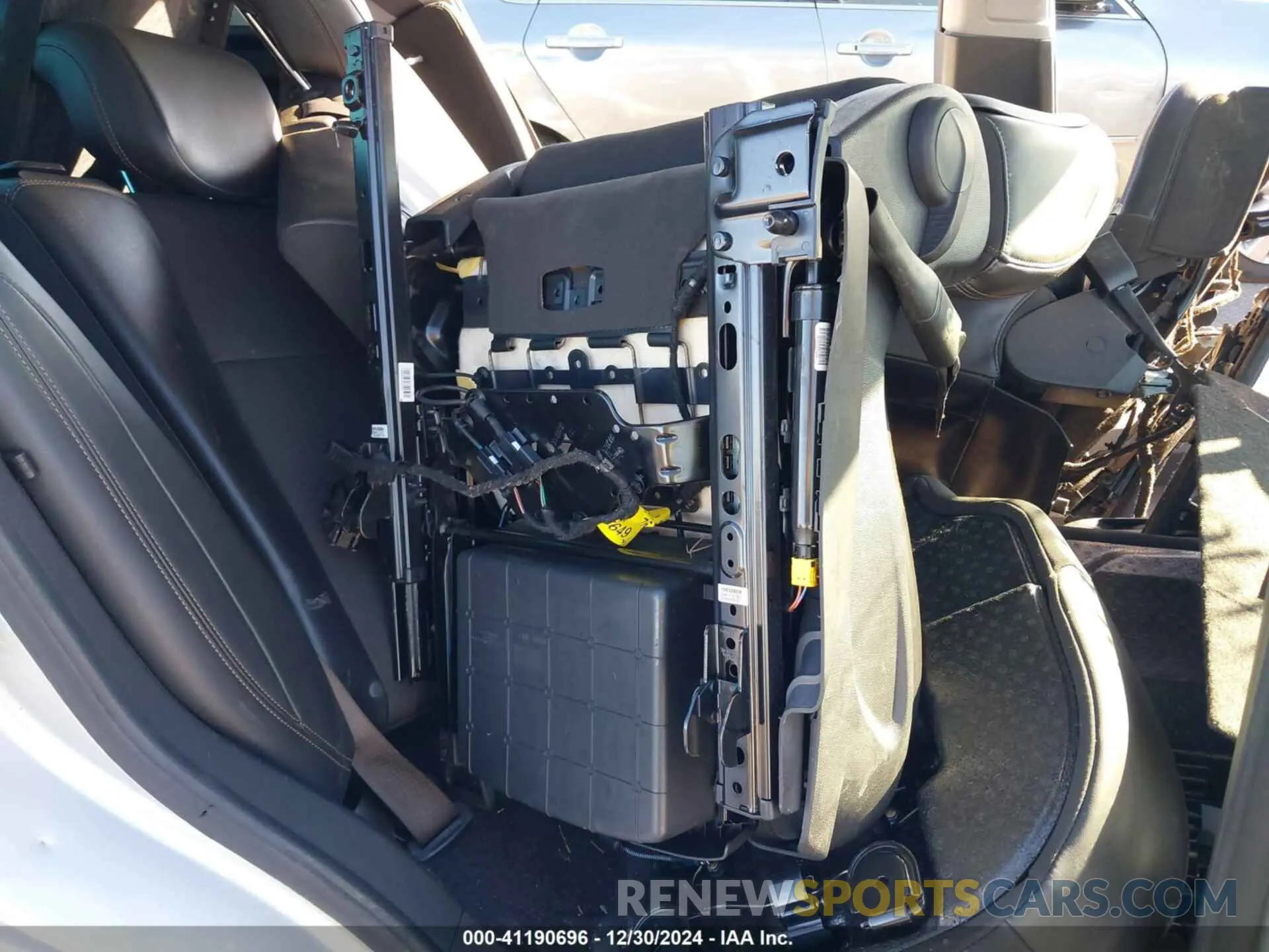 8 Photograph of a damaged car KL7CJLSB3KB748045 CHEVROLET TRAX 2019