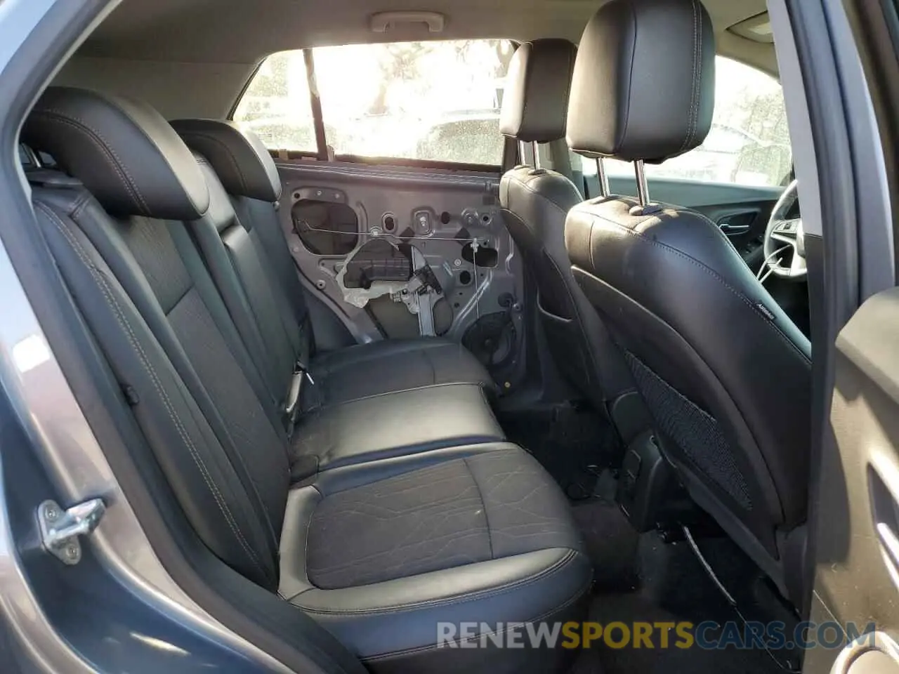 11 Photograph of a damaged car KL7CJLSB3KB784544 CHEVROLET TRAX 2019