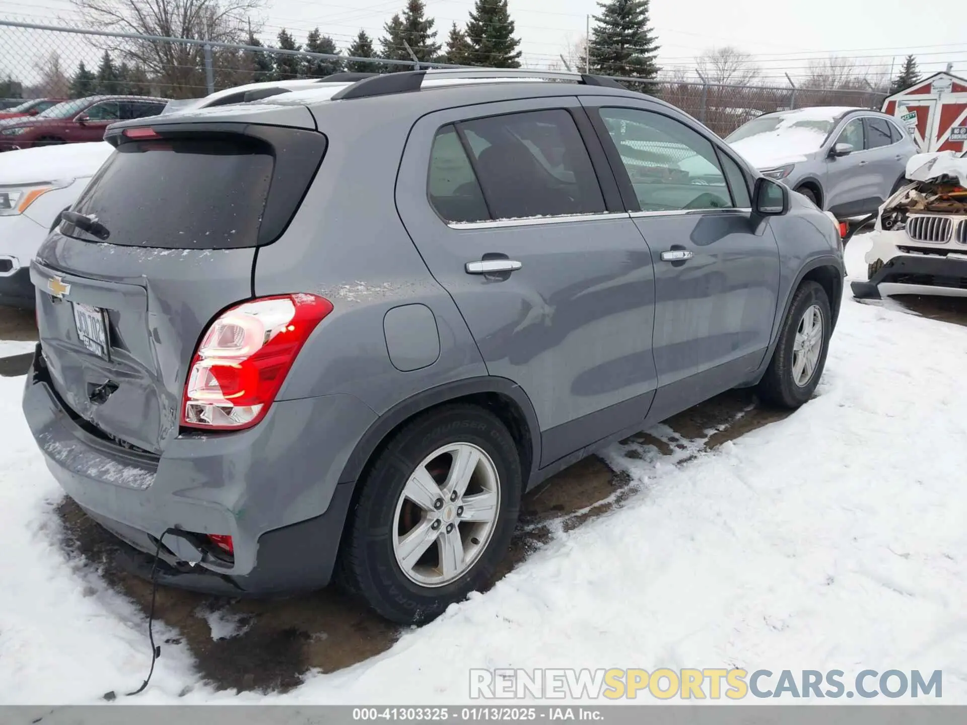 4 Photograph of a damaged car KL7CJLSB3KB848355 CHEVROLET TRAX 2019