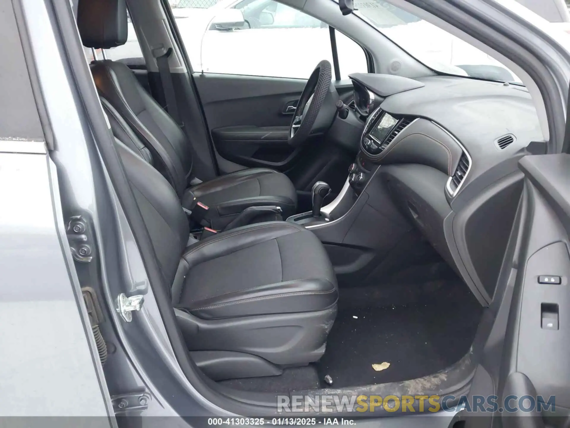 5 Photograph of a damaged car KL7CJLSB3KB848355 CHEVROLET TRAX 2019