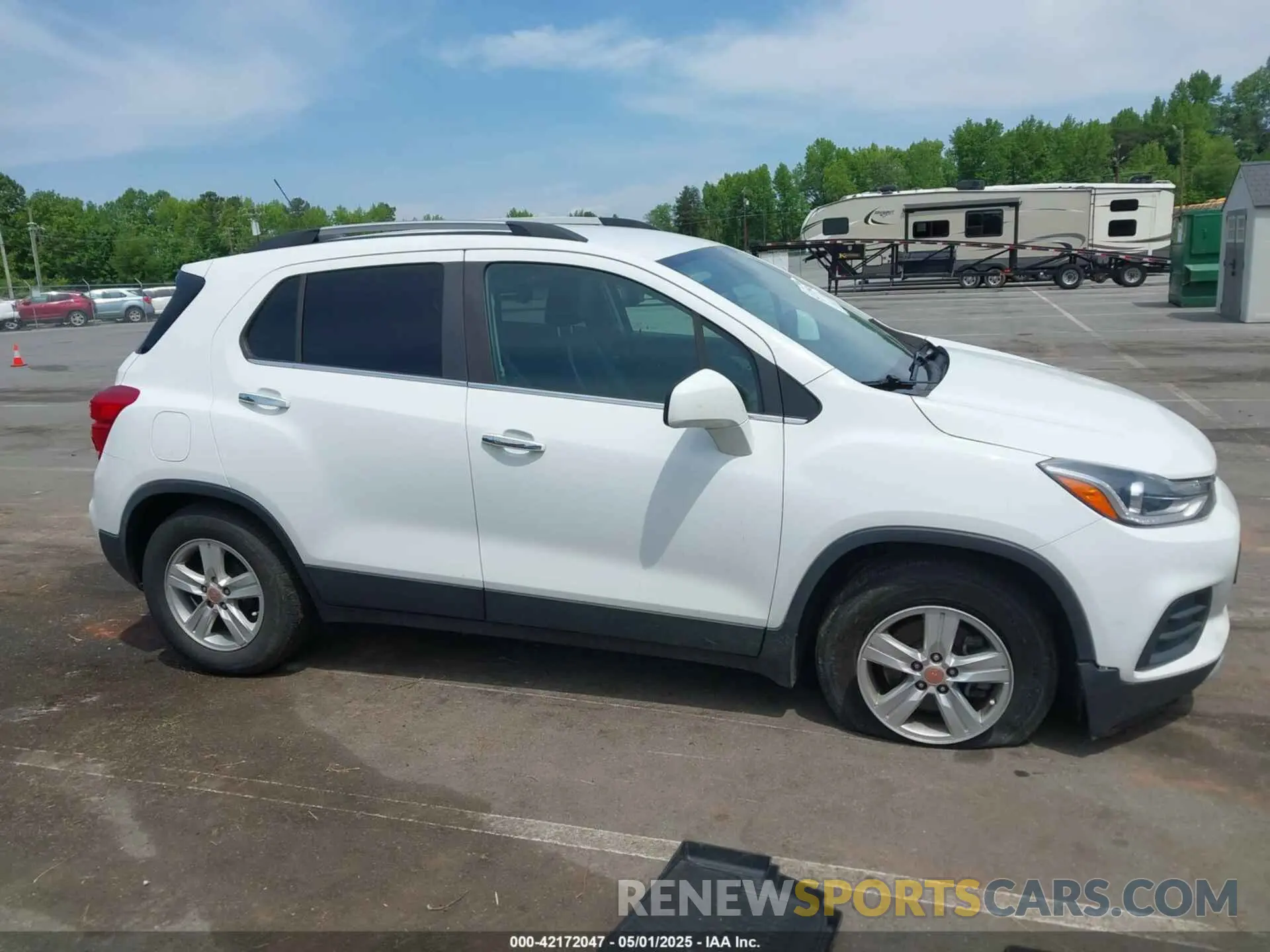 14 Photograph of a damaged car KL7CJLSB3KB873868 CHEVROLET TRAX 2019