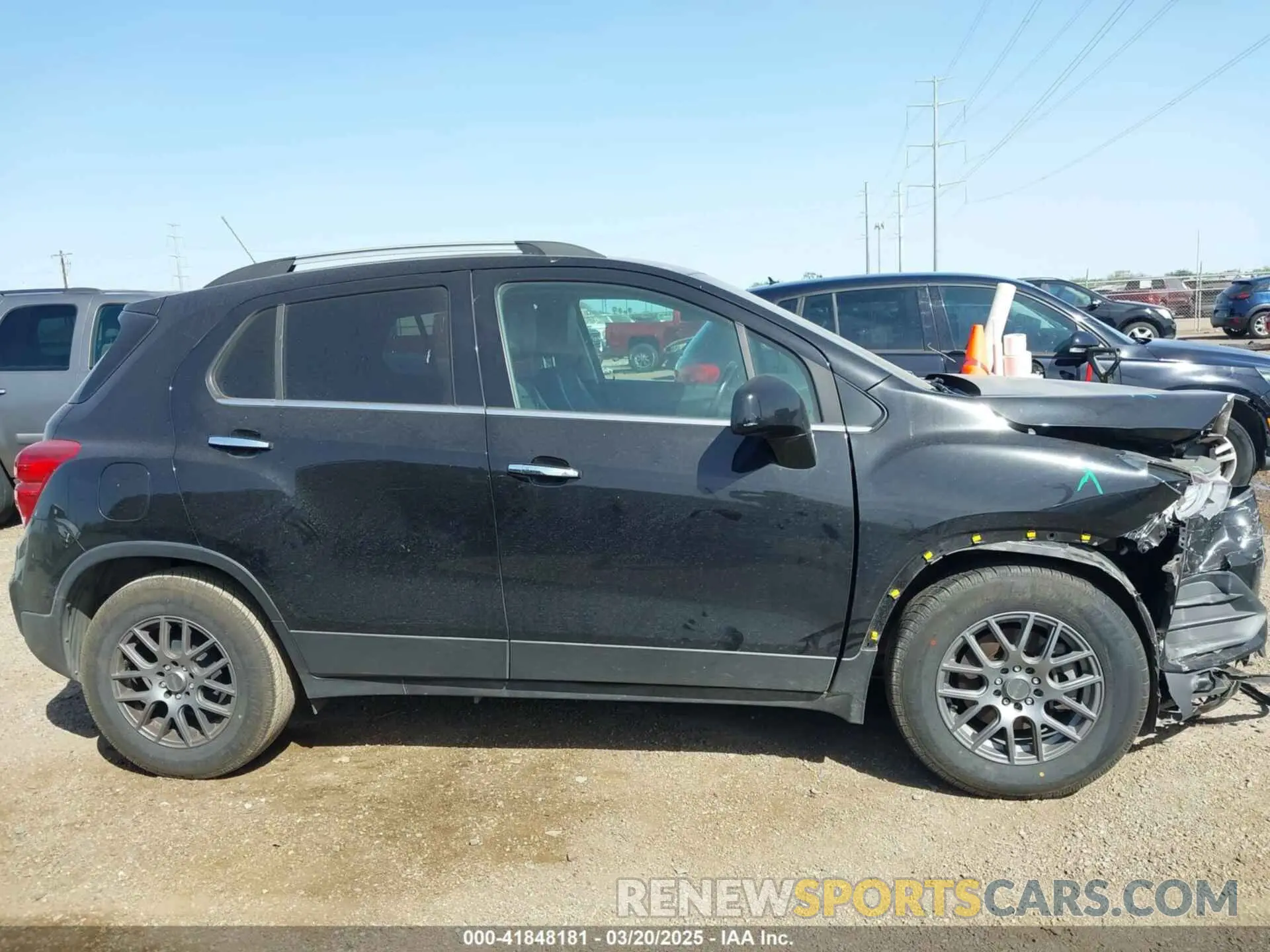 13 Photograph of a damaged car KL7CJLSB3KB904584 CHEVROLET TRAX 2019