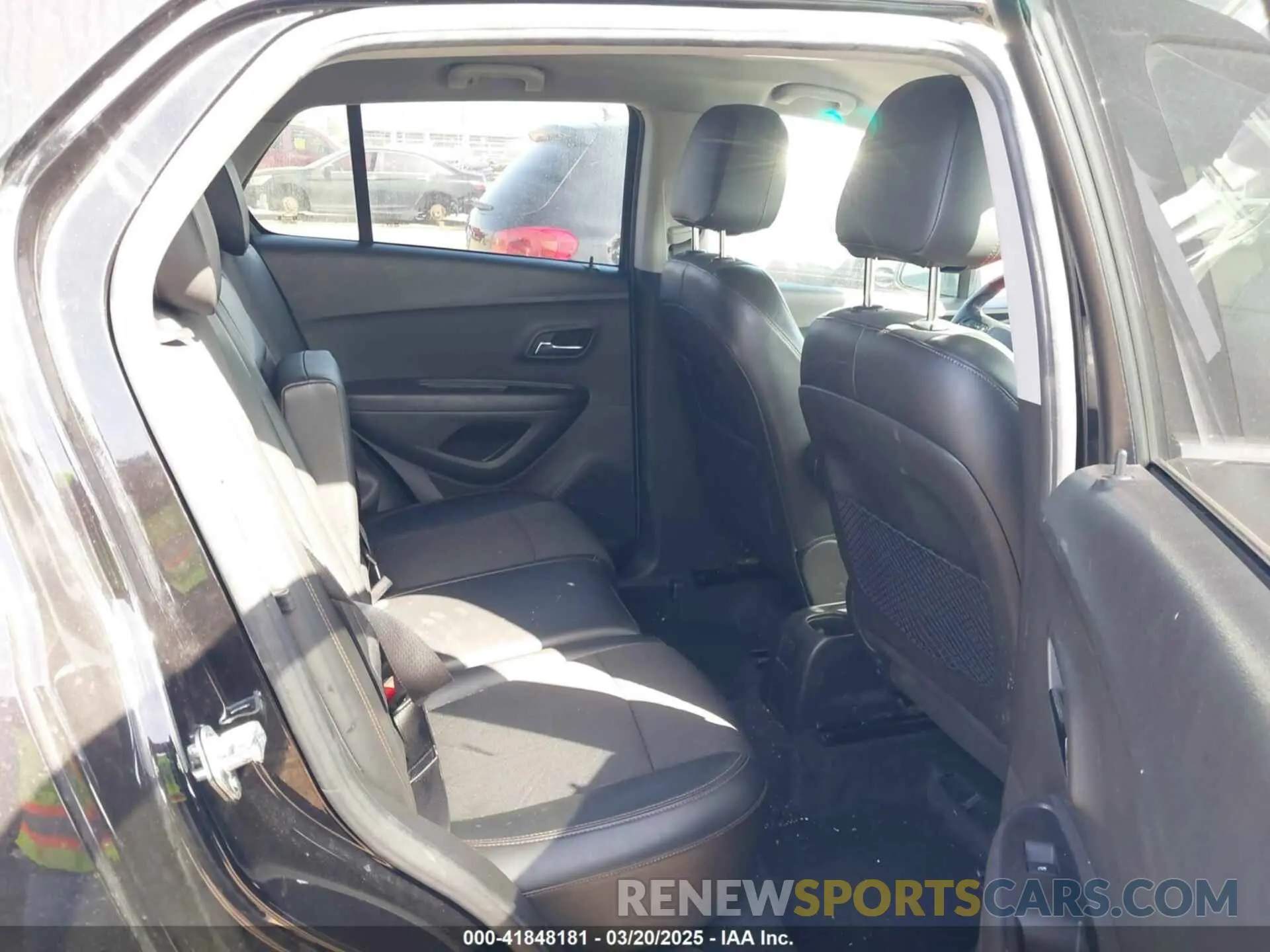 8 Photograph of a damaged car KL7CJLSB3KB904584 CHEVROLET TRAX 2019