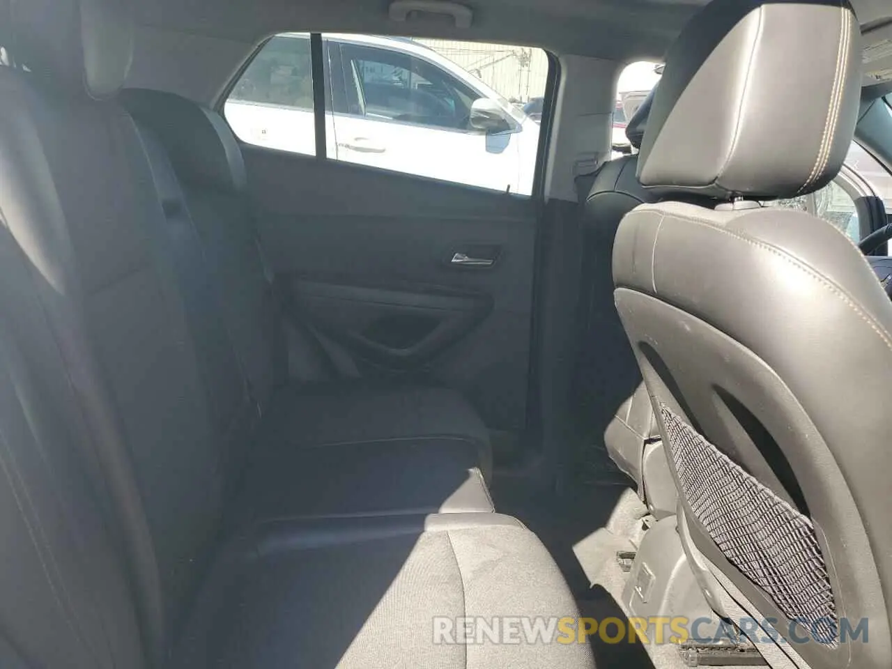 11 Photograph of a damaged car KL7CJLSB4KB751312 CHEVROLET TRAX 2019