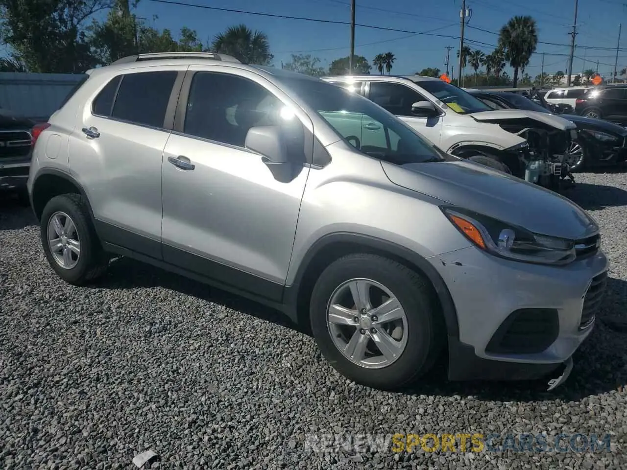 4 Photograph of a damaged car KL7CJLSB4KB751312 CHEVROLET TRAX 2019